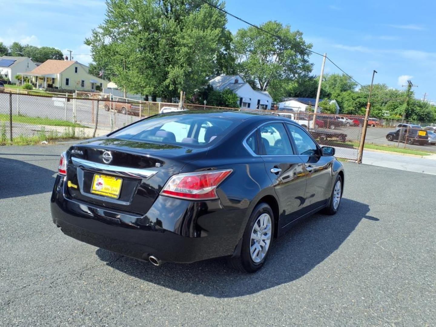 2015 Super Black Nissan Altima 2.5 S (1N4AL3AP0FC) with an 2.5L 2.5L I4 182hp 180ft. lbs. Sequential-Port F.I. engine, CVT transmission, located at 50 Eastern Blvd., Essex, MD, 21221, (410) 686-3444, 39.304367, -76.484947 - Photo#4