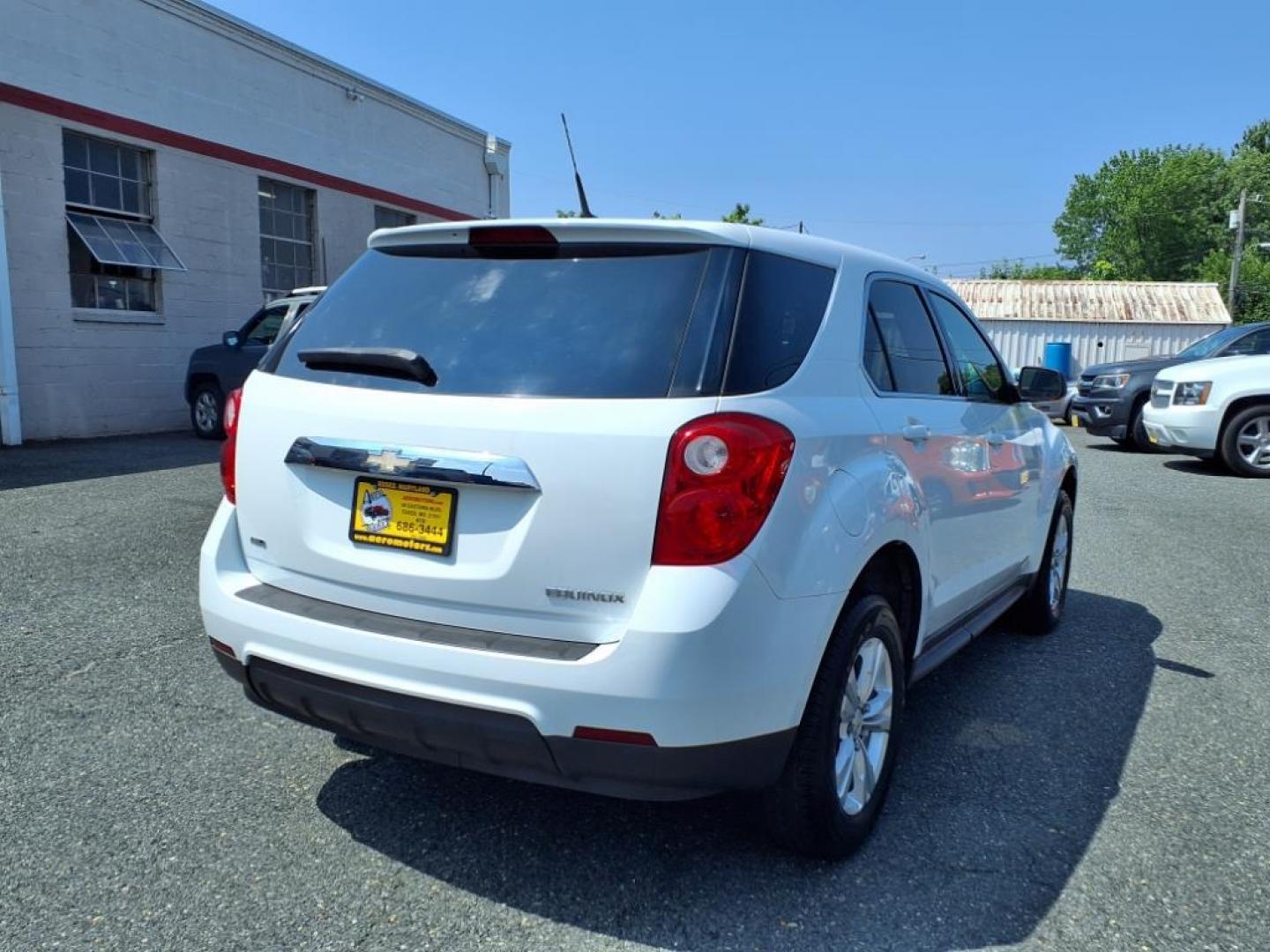 2011 Summit White Chevrolet Equinox LS (2CNFLCEC4B6) with an 2.4L 4 Cylinder Fuel Injected engine, ATAWD transmission, located at 50 Eastern Blvd., Essex, MD, 21221, (410) 686-3444, 39.304367, -76.484947 - Photo#4