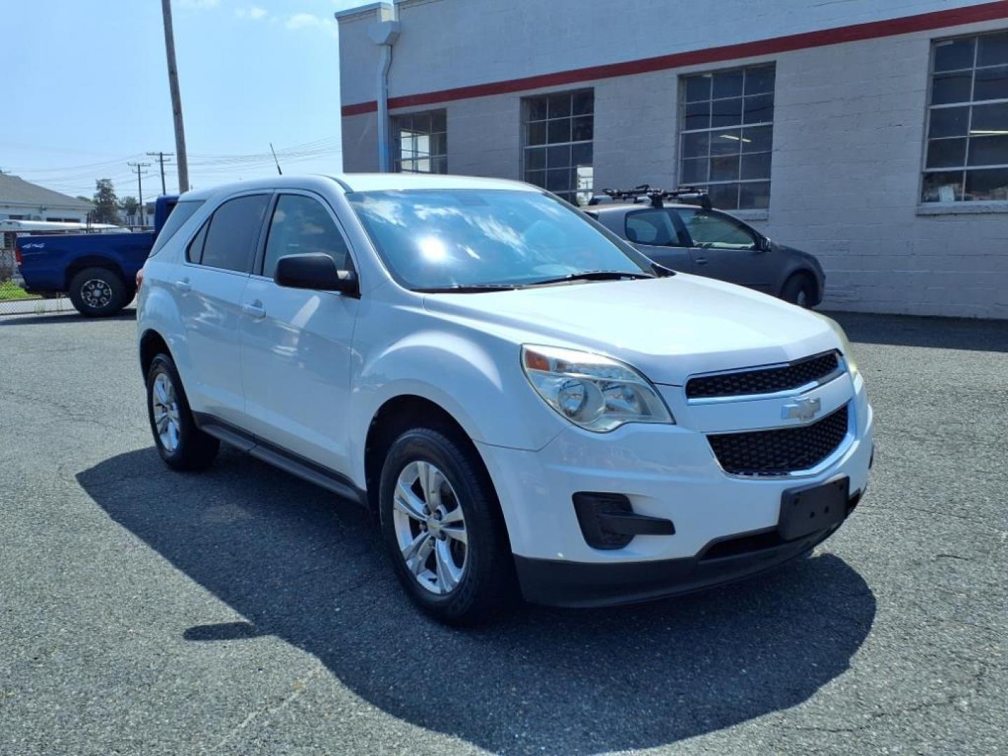 2011 Summit White Chevrolet Equinox LS (2CNFLCEC4B6) with an 2.4L 4 Cylinder Fuel Injected engine, ATAWD transmission, located at 50 Eastern Blvd., Essex, MD, 21221, (410) 686-3444, 39.304367, -76.484947 - Photo#6
