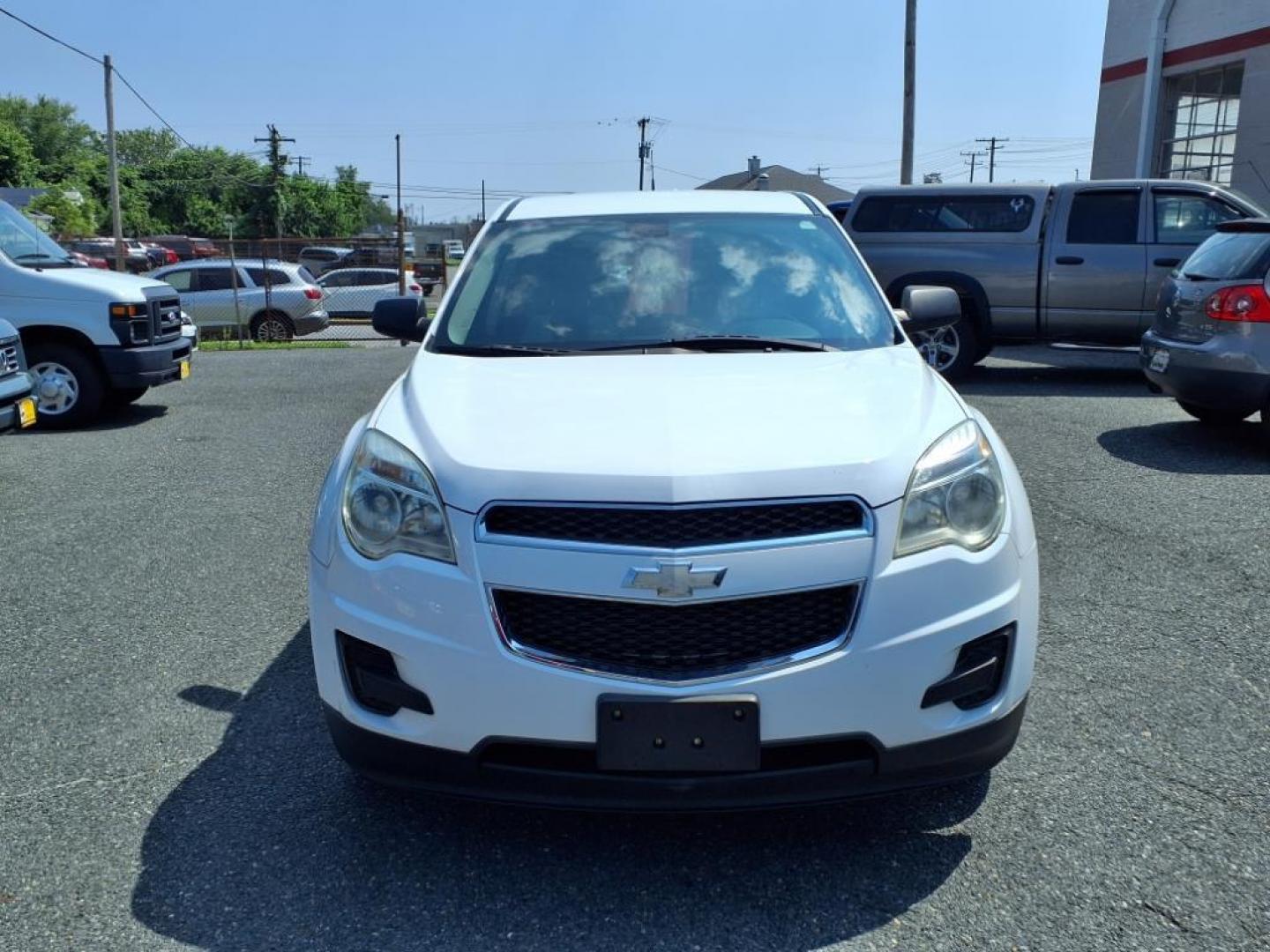 2011 Summit White Chevrolet Equinox LS (2CNFLCEC4B6) with an 2.4L 4 Cylinder Fuel Injected engine, ATAWD transmission, located at 50 Eastern Blvd., Essex, MD, 21221, (410) 686-3444, 39.304367, -76.484947 - Photo#7