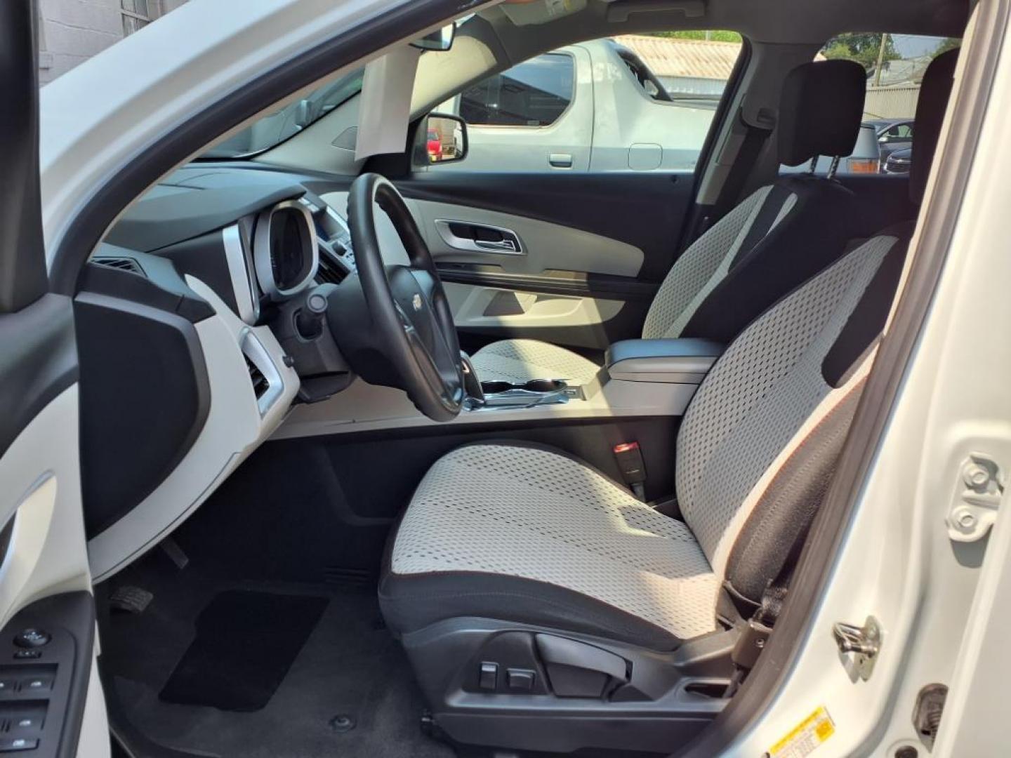 2011 Summit White Chevrolet Equinox LS (2CNFLCEC4B6) with an 2.4L 4 Cylinder Fuel Injected engine, ATAWD transmission, located at 50 Eastern Blvd., Essex, MD, 21221, (410) 686-3444, 39.304367, -76.484947 - Photo#11