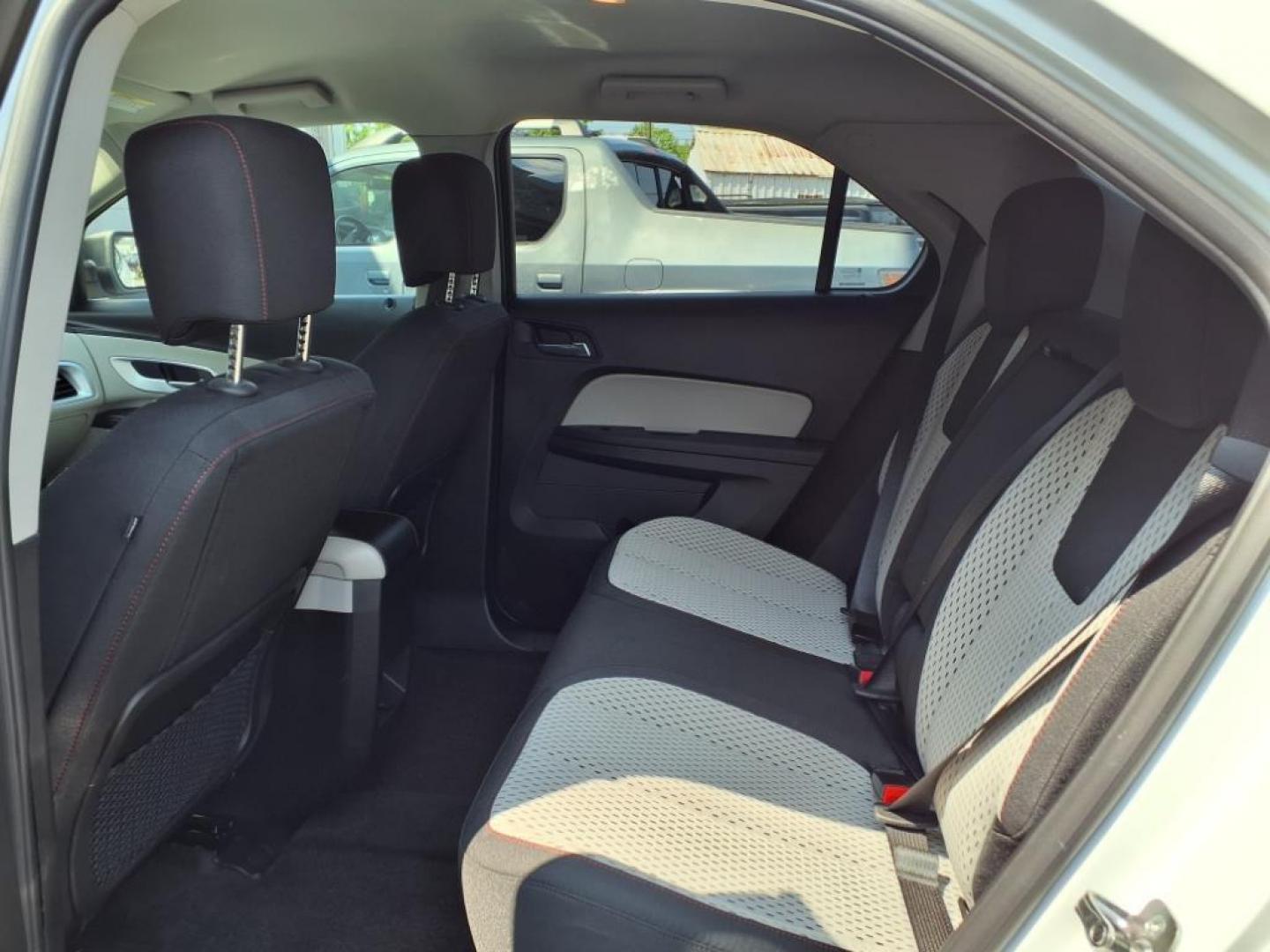 2011 Summit White Chevrolet Equinox LS (2CNFLCEC4B6) with an 2.4L 4 Cylinder Fuel Injected engine, ATAWD transmission, located at 50 Eastern Blvd., Essex, MD, 21221, (410) 686-3444, 39.304367, -76.484947 - Photo#12