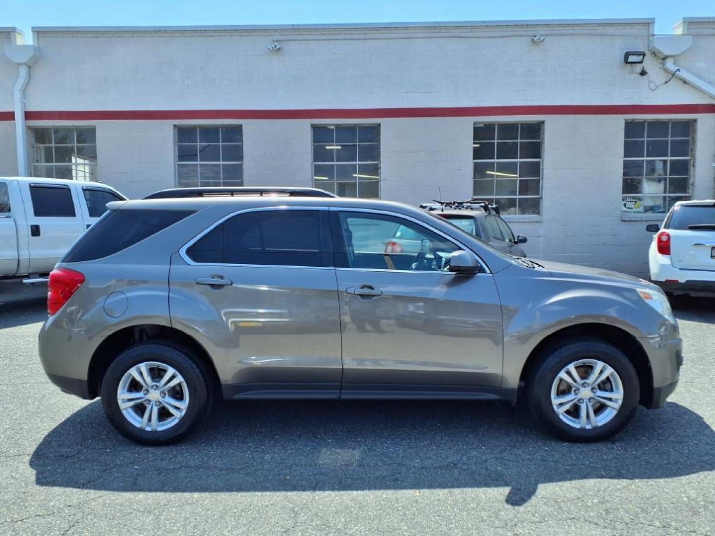 2011 Mocha Steel Metallic Chevrolet Equinox LT (2CNALDECXB6) with an 2.4L 4 Cylinder Fuel Injected engine, Automatic transmission, located at 50 Eastern Blvd., Essex, MD, 21221, (410) 686-3444, 39.304367, -76.484947 - Photo#6