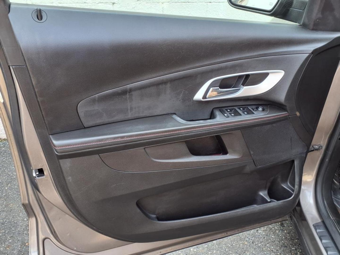 2011 Mocha Steel Metallic Chevrolet Equinox LT (2CNALDECXB6) with an 2.4L 4 Cylinder Fuel Injected engine, Automatic transmission, located at 50 Eastern Blvd., Essex, MD, 21221, (410) 686-3444, 39.304367, -76.484947 - Photo#10