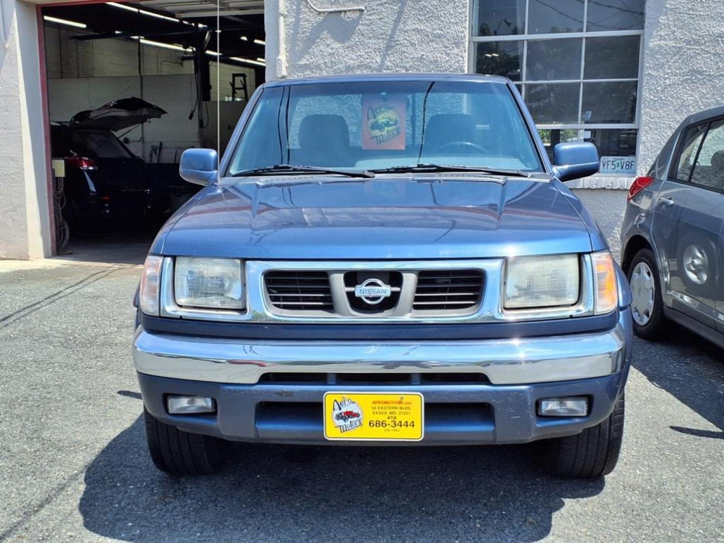 2000 Denim Blue Nissan Frontier SE (1N6ED26Y1YC) with an 3.3L 3L NA V6 single overhead cam (SOHC) 12V Fuel Injected engine, Automatic transmission, located at 50 Eastern Blvd., Essex, MD, 21221, (410) 686-3444, 39.304367, -76.484947 - Photo#3