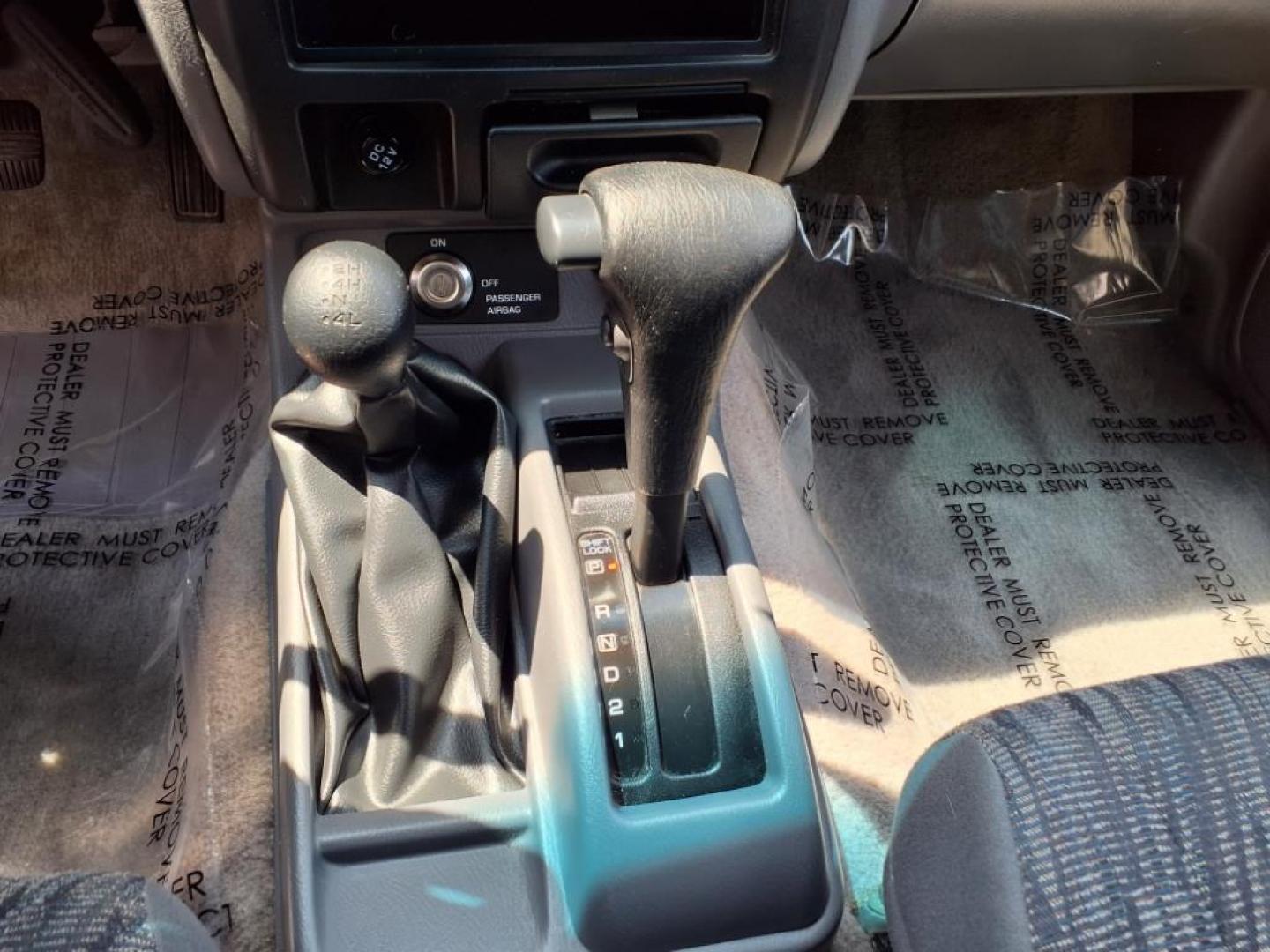 2000 Denim Blue Nissan Frontier SE (1N6ED26Y1YC) with an 3.3L 3L NA V6 single overhead cam (SOHC) 12V Fuel Injected engine, Automatic transmission, located at 50 Eastern Blvd., Essex, MD, 21221, (410) 686-3444, 39.304367, -76.484947 - Photo#11