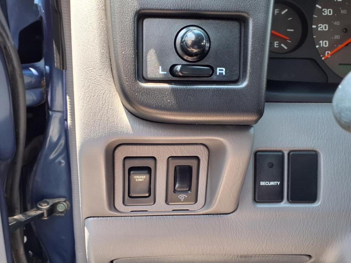 2000 Denim Blue Nissan Frontier SE (1N6ED26Y1YC) with an 3.3L 3L NA V6 single overhead cam (SOHC) 12V Fuel Injected engine, Automatic transmission, located at 50 Eastern Blvd., Essex, MD, 21221, (410) 686-3444, 39.304367, -76.484947 - Photo#14