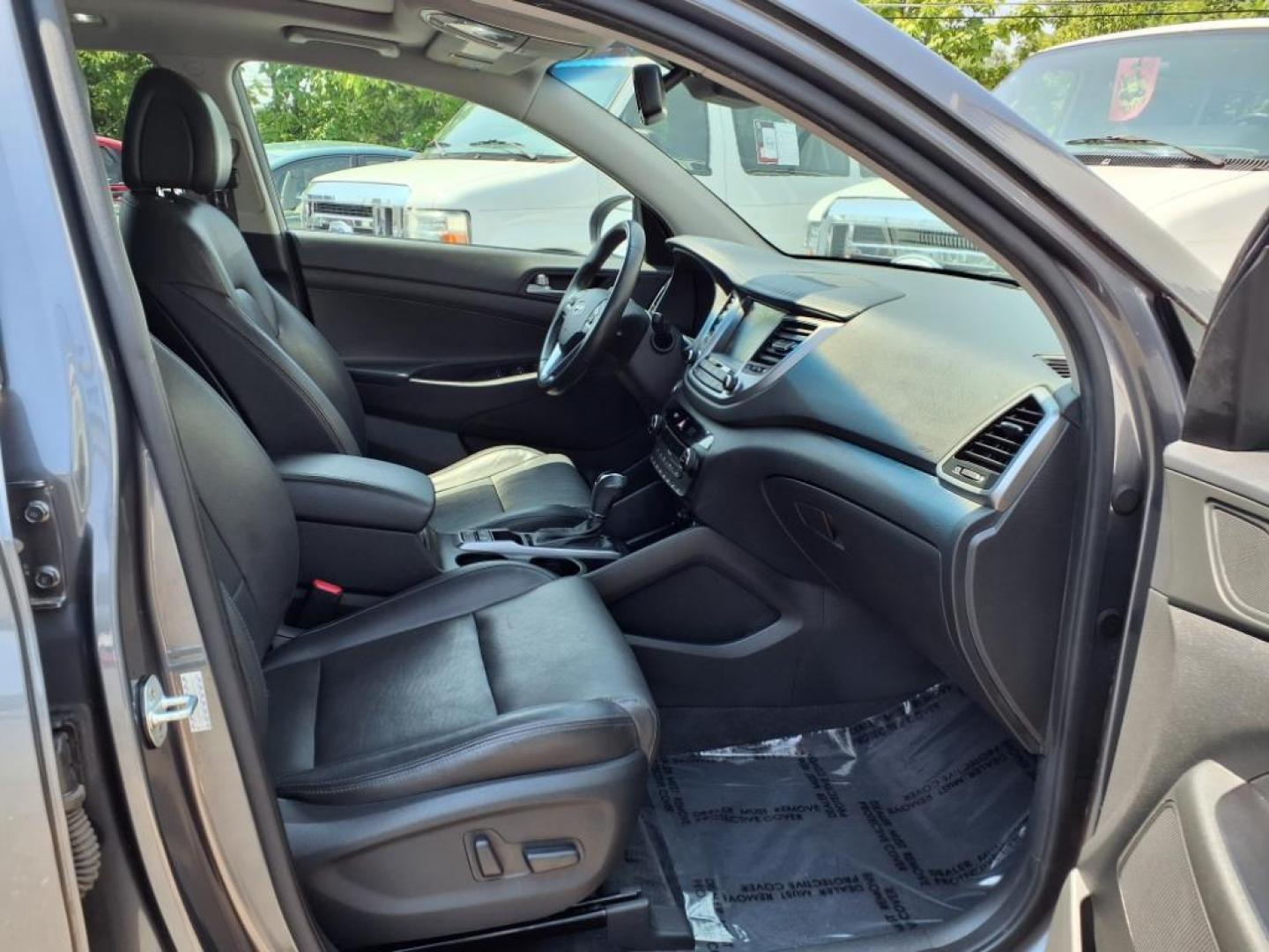 2016 Coliseum Gray Hyundai TUCSON Limited (KM8J33A22GU) with an 1.6L 4 Cylinder Turbocharged engine, AT AWD transmission, located at 50 Eastern Blvd., Essex, MD, 21221, (410) 686-3444, 39.304367, -76.484947 - Photo#18