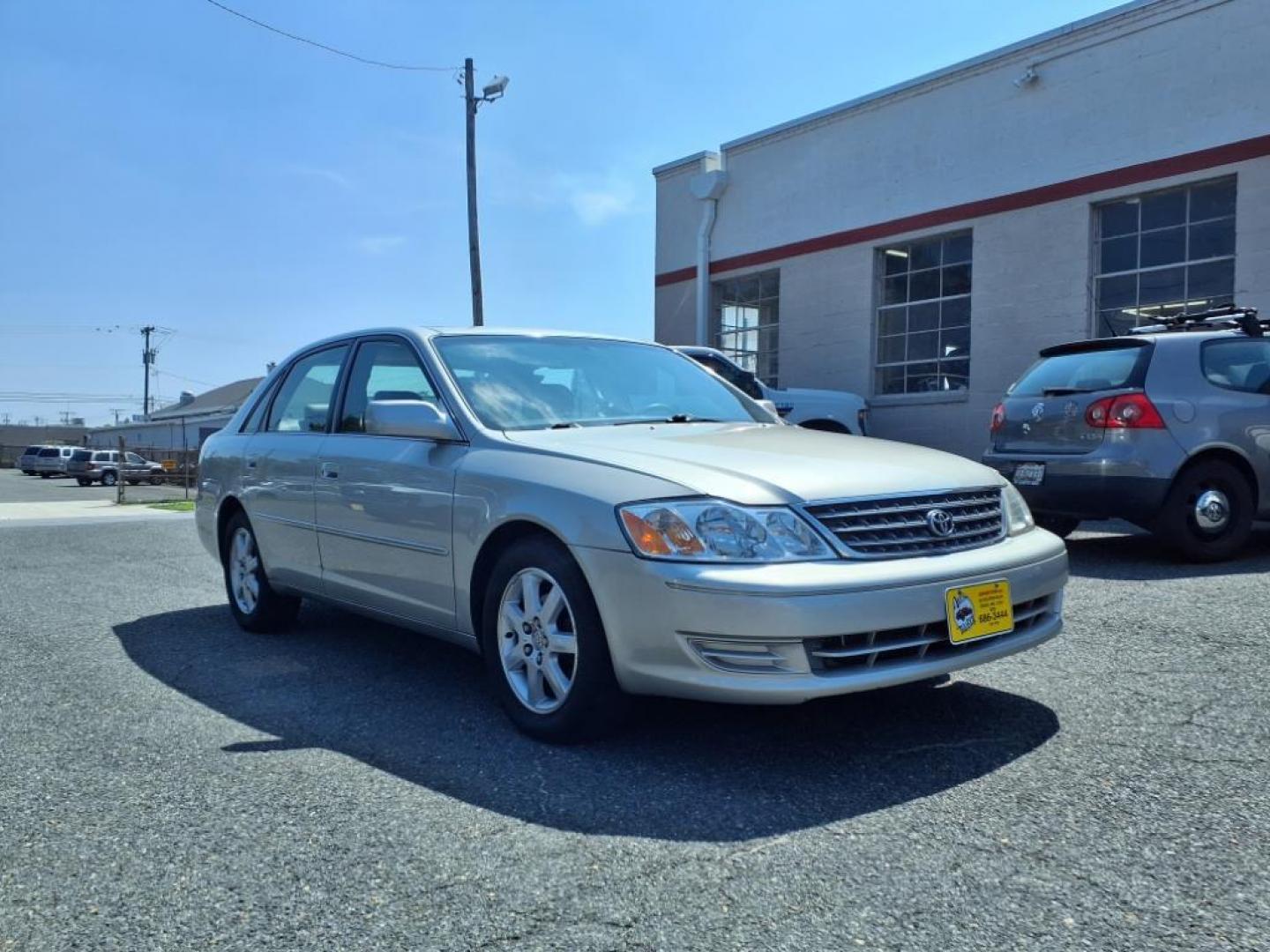 2003 Silver Spruce Metallic Toyota Avalon XL (4T1BF28B13U) with an 3.0L 3.0L V6 210hp 220ft. lbs. Fuel Injected engine, 4-Speed Automatic transmission, located at 50 Eastern Blvd., Essex, MD, 21221, (410) 686-3444, 39.304367, -76.484947 - Photo#6