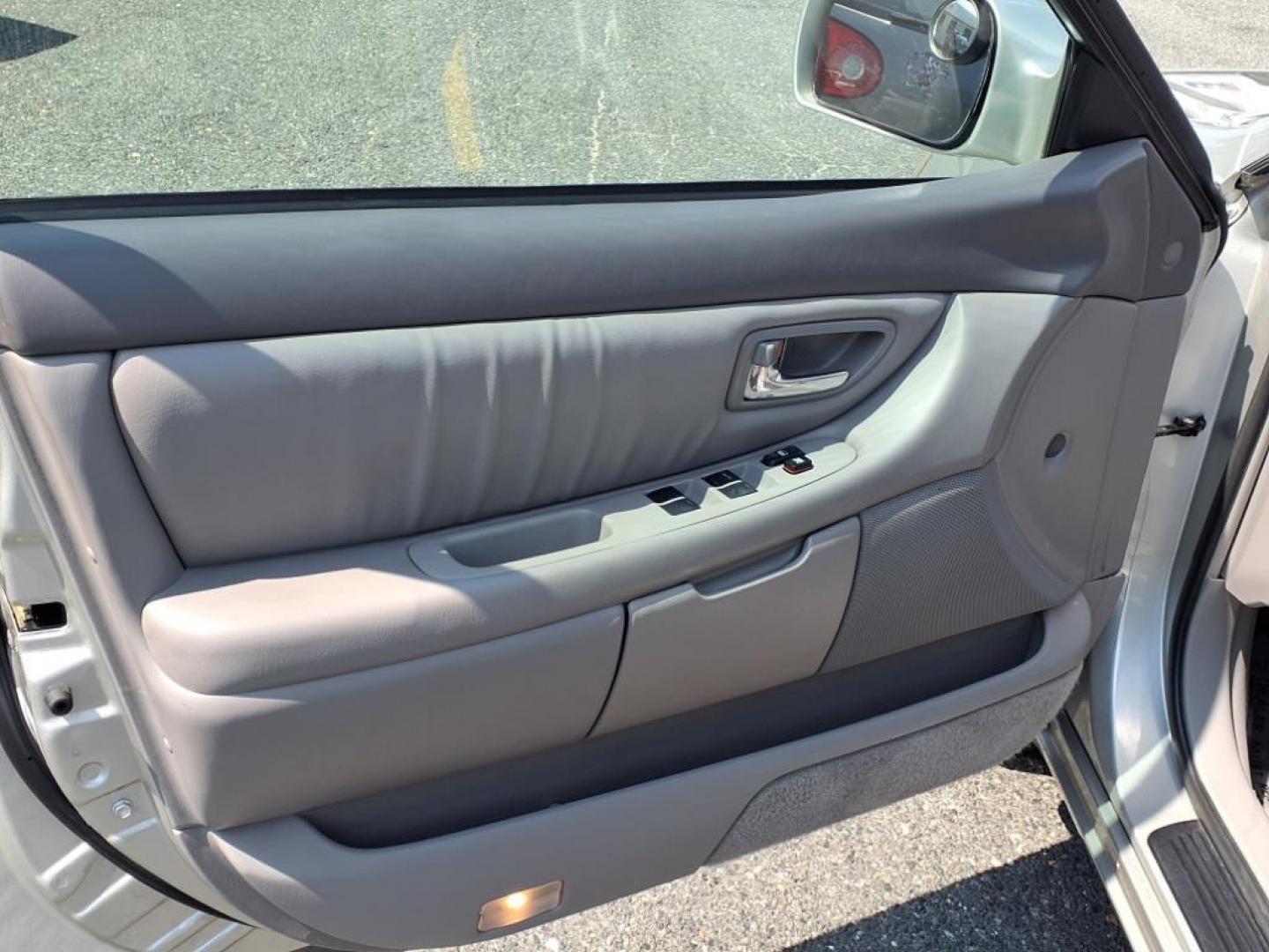 2003 Silver Spruce Metallic Toyota Avalon XL (4T1BF28B13U) with an 3.0L 3.0L V6 210hp 220ft. lbs. Fuel Injected engine, 4-Speed Automatic transmission, located at 50 Eastern Blvd., Essex, MD, 21221, (410) 686-3444, 39.304367, -76.484947 - Photo#9
