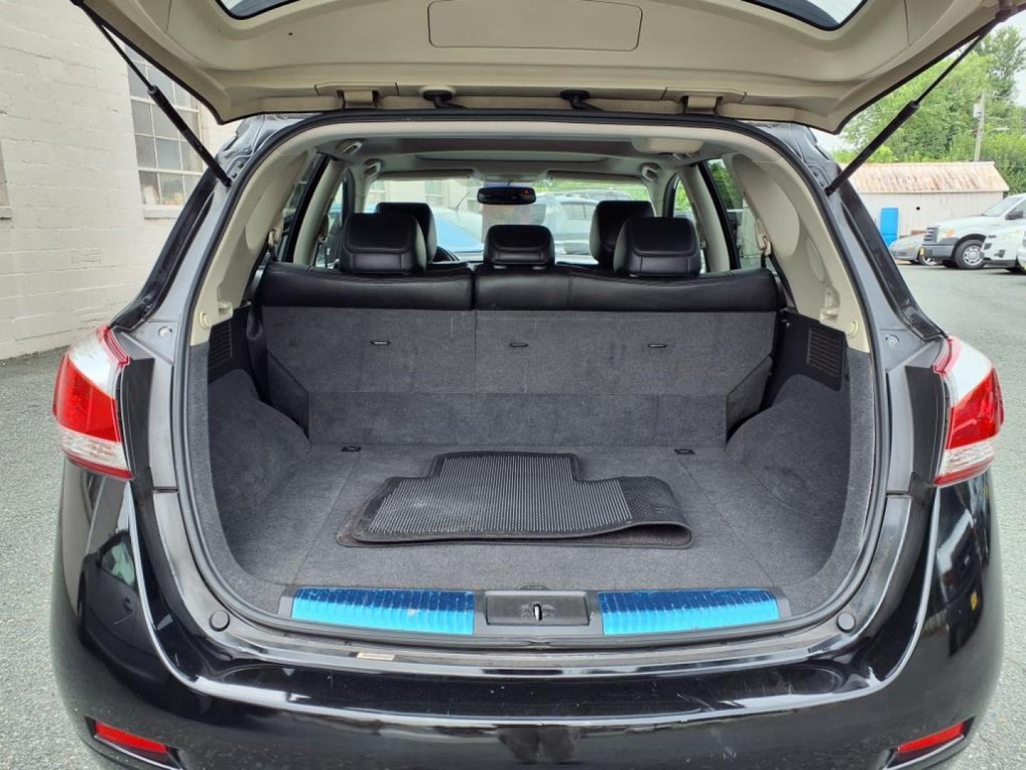 2009 Super Black Nissan Murano SL (JN8AZ18W29W) with an 3.5L 3.5L V6 265hp 248ft. lbs. Fuel Injected engine, CVT transmission, located at 50 Eastern Blvd., Essex, MD, 21221, (410) 686-3444, 39.304367, -76.484947 - Photo#4