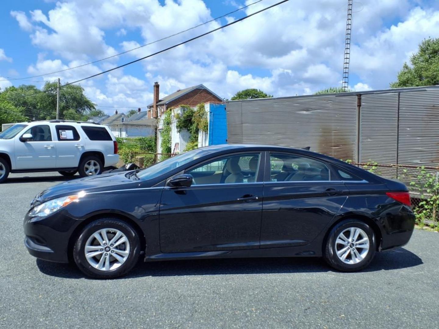2014 Phantom Black Metallic Hyundai SONATA GLS (5NPEB4AC1EH) with an 2.4L 4 Cylinder Fuel Injected engine, Automatic transmission, located at 50 Eastern Blvd., Essex, MD, 21221, (410) 686-3444, 39.304367, -76.484947 - Photo#1