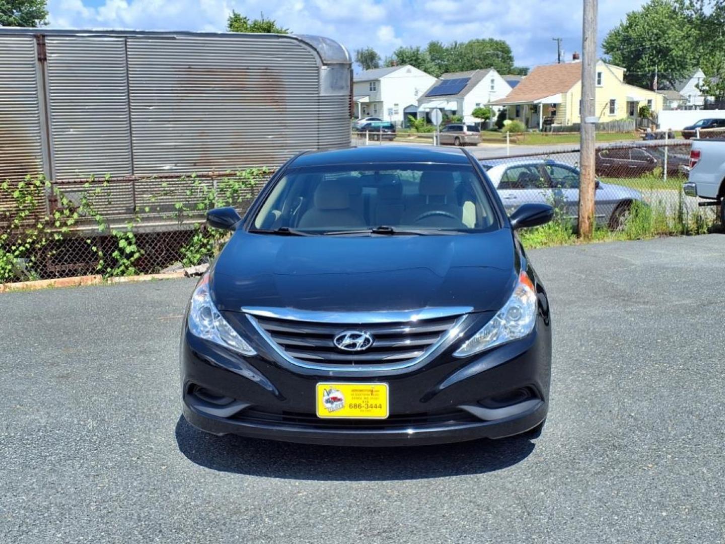 2014 Phantom Black Metallic Hyundai SONATA GLS (5NPEB4AC1EH) with an 2.4L 4 Cylinder Fuel Injected engine, Automatic transmission, located at 50 Eastern Blvd., Essex, MD, 21221, (410) 686-3444, 39.304367, -76.484947 - Photo#5