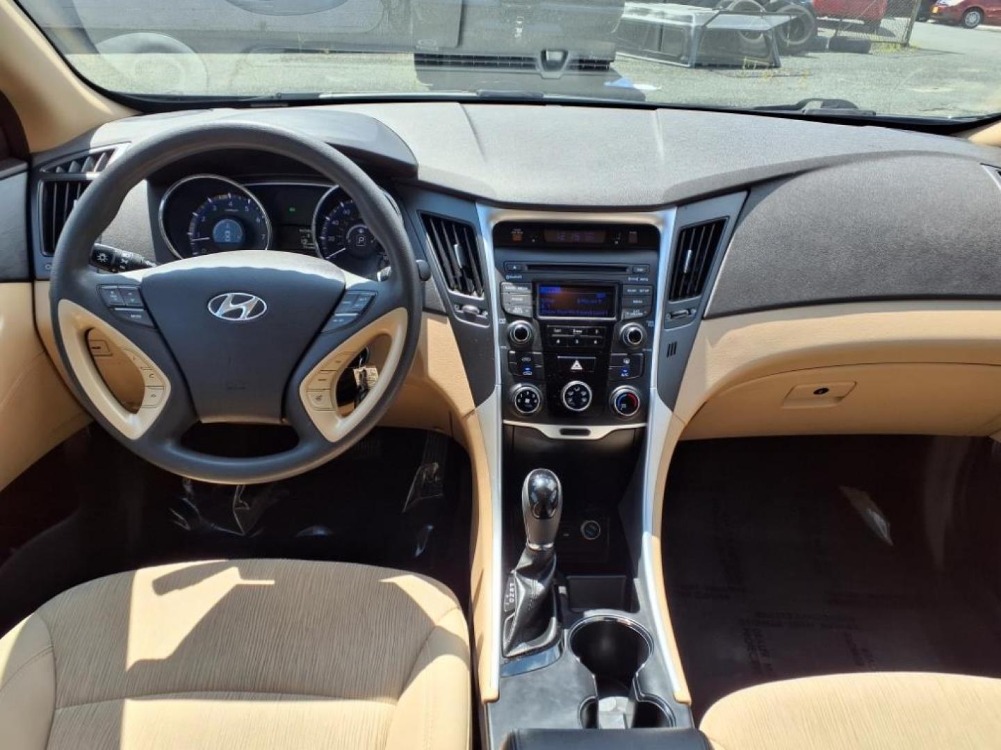 2014 Phantom Black Metallic Hyundai SONATA GLS (5NPEB4AC1EH) with an 2.4L 4 Cylinder Fuel Injected engine, Automatic transmission, located at 50 Eastern Blvd., Essex, MD, 21221, (410) 686-3444, 39.304367, -76.484947 - Photo#12
