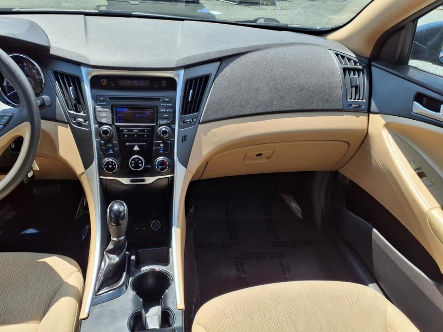 2014 Phantom Black Metallic Hyundai SONATA GLS (5NPEB4AC1EH) with an 2.4L 4 Cylinder Fuel Injected engine, Automatic transmission, located at 50 Eastern Blvd., Essex, MD, 21221, (410) 686-3444, 39.304367, -76.484947 - Photo#13