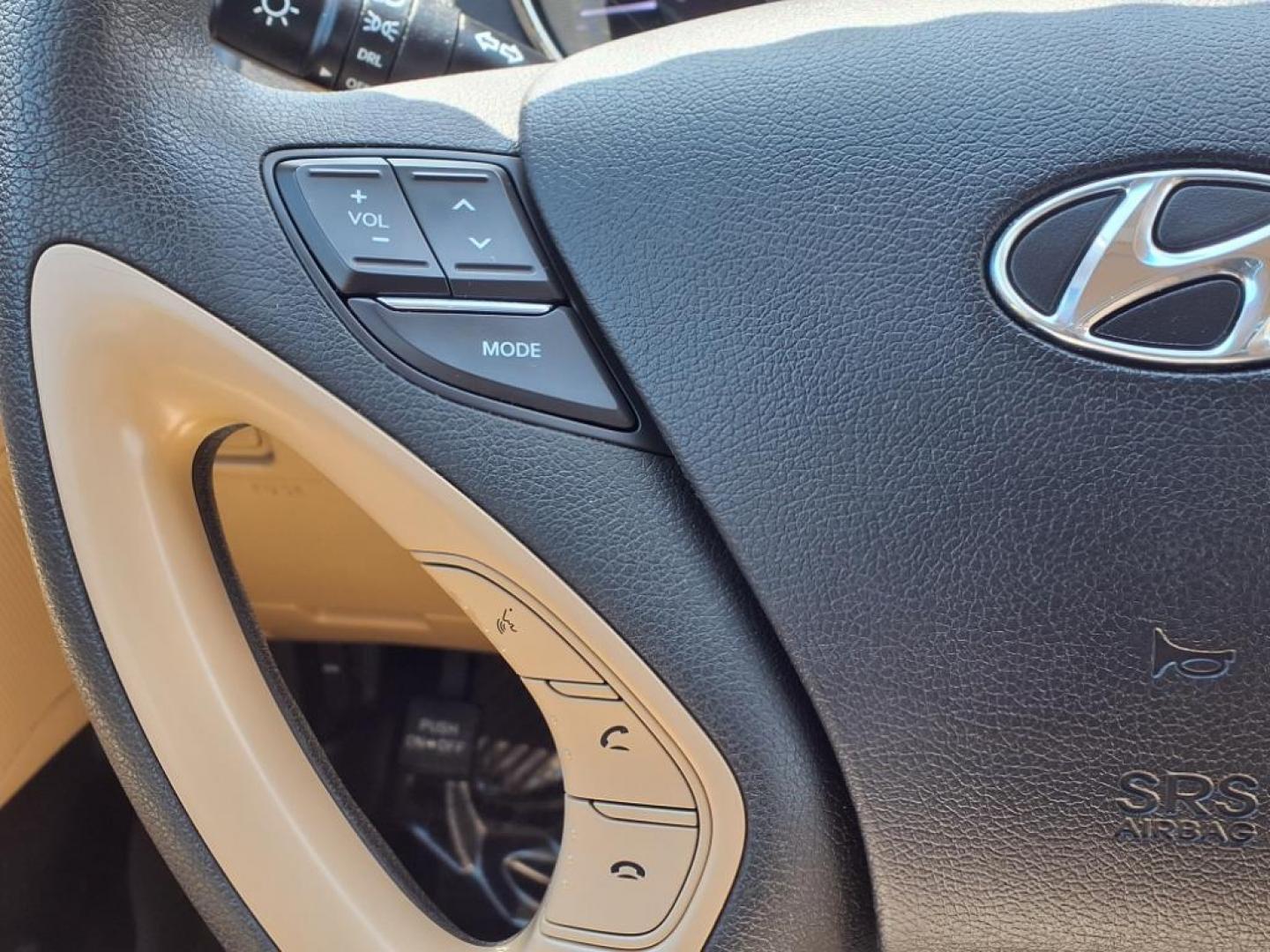 2014 Phantom Black Metallic Hyundai SONATA GLS (5NPEB4AC1EH) with an 2.4L 4 Cylinder Fuel Injected engine, Automatic transmission, located at 50 Eastern Blvd., Essex, MD, 21221, (410) 686-3444, 39.304367, -76.484947 - Photo#17