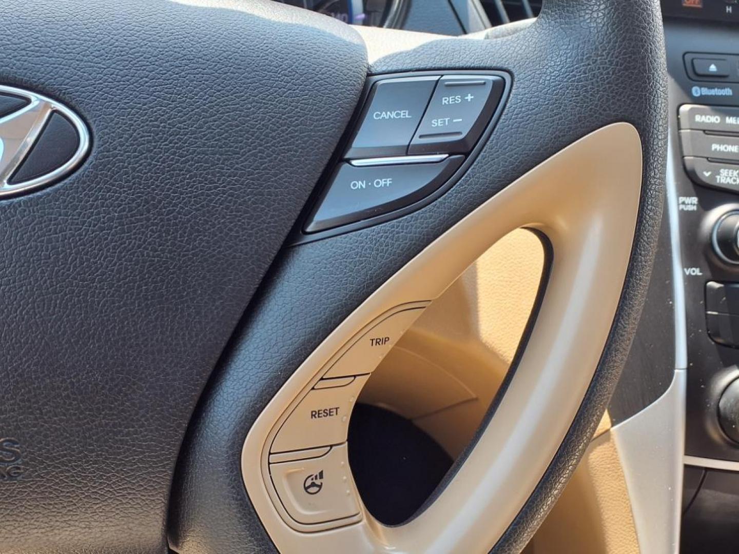 2014 Phantom Black Metallic Hyundai SONATA GLS (5NPEB4AC1EH) with an 2.4L 4 Cylinder Fuel Injected engine, Automatic transmission, located at 50 Eastern Blvd., Essex, MD, 21221, (410) 686-3444, 39.304367, -76.484947 - Photo#18