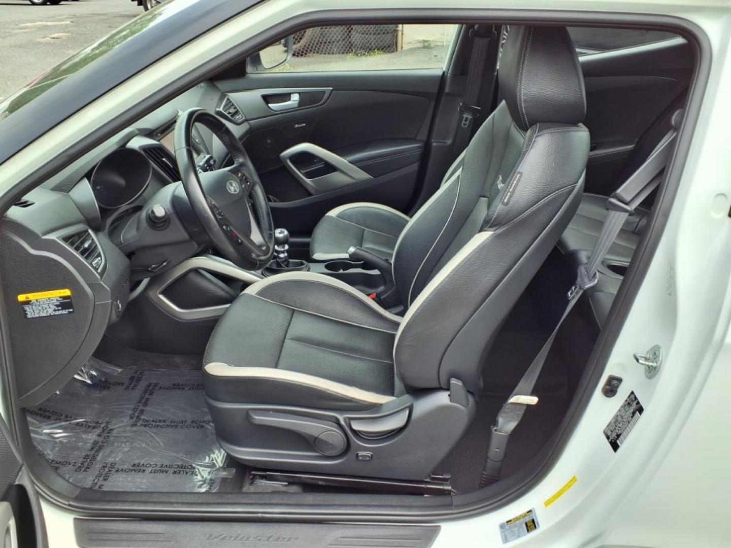 2015 White Hyundai VELOSTER Turbo (KMHTC6AE9FU) with an 1.6L 4 Cylinder Turbocharged engine, 6SP transmission, located at 50 Eastern Blvd., Essex, MD, 21221, (410) 686-3444, 39.304367, -76.484947 - Photo#10