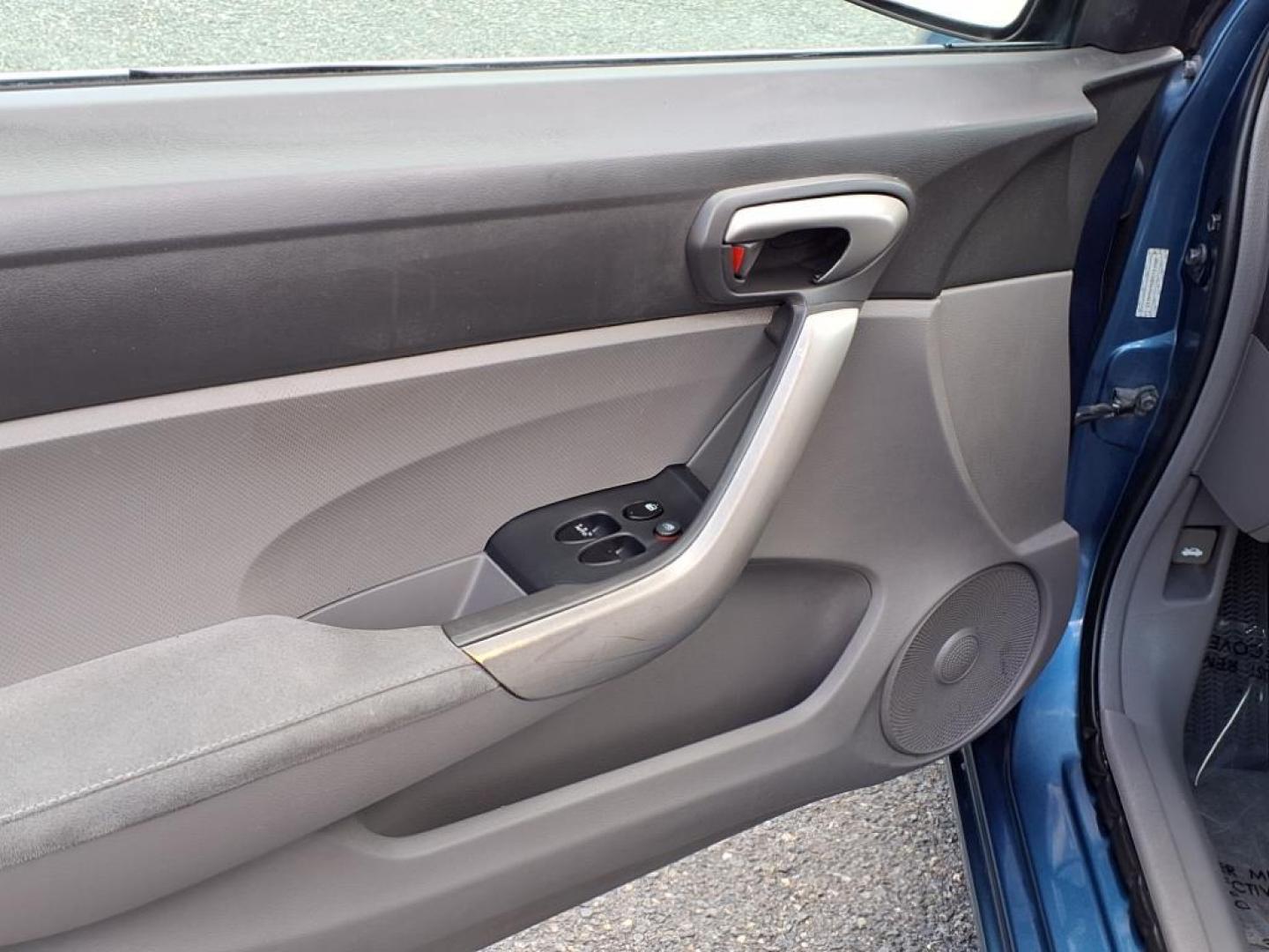 2006 Atomic Blue Metallic Honda Civic EX (2HGFG12876H) with an 1.8L 1L NA I4 single overhead cam (SOHC) 16V Fuel Injected engine, 5-Speed Automatic transmission, located at 50 Eastern Blvd., Essex, MD, 21221, (410) 686-3444, 39.304367, -76.484947 - Photo#9