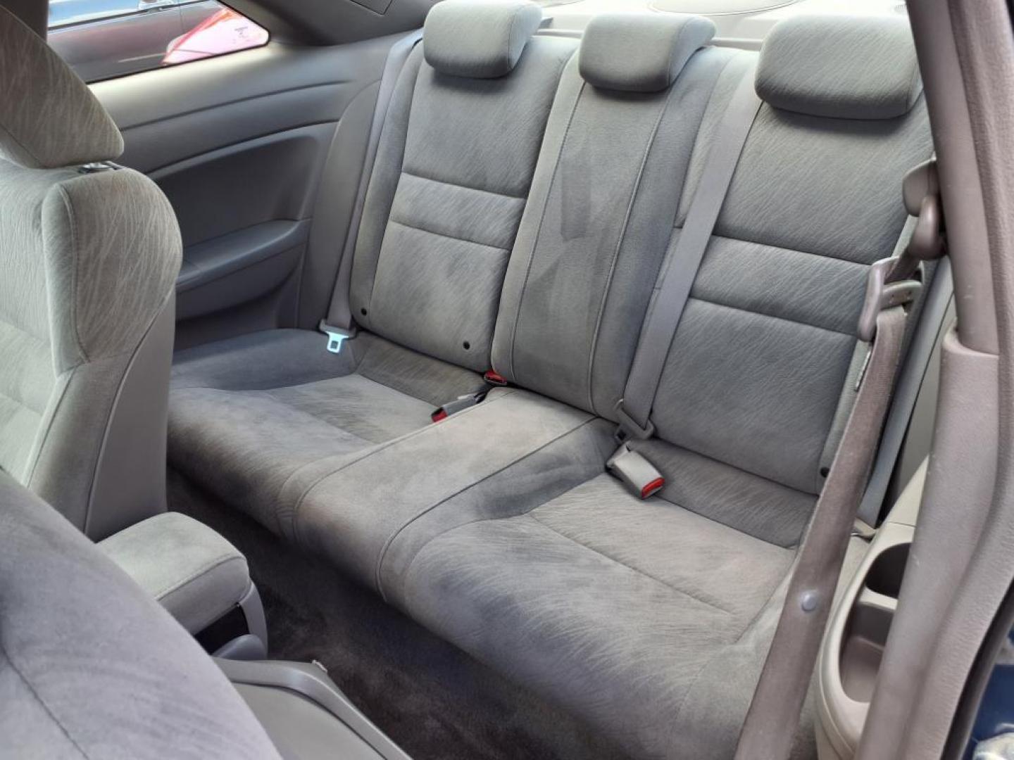 2006 Atomic Blue Metallic Honda Civic EX (2HGFG12876H) with an 1.8L 1L NA I4 single overhead cam (SOHC) 16V Fuel Injected engine, 5-Speed Automatic transmission, located at 50 Eastern Blvd., Essex, MD, 21221, (410) 686-3444, 39.304367, -76.484947 - Photo#12