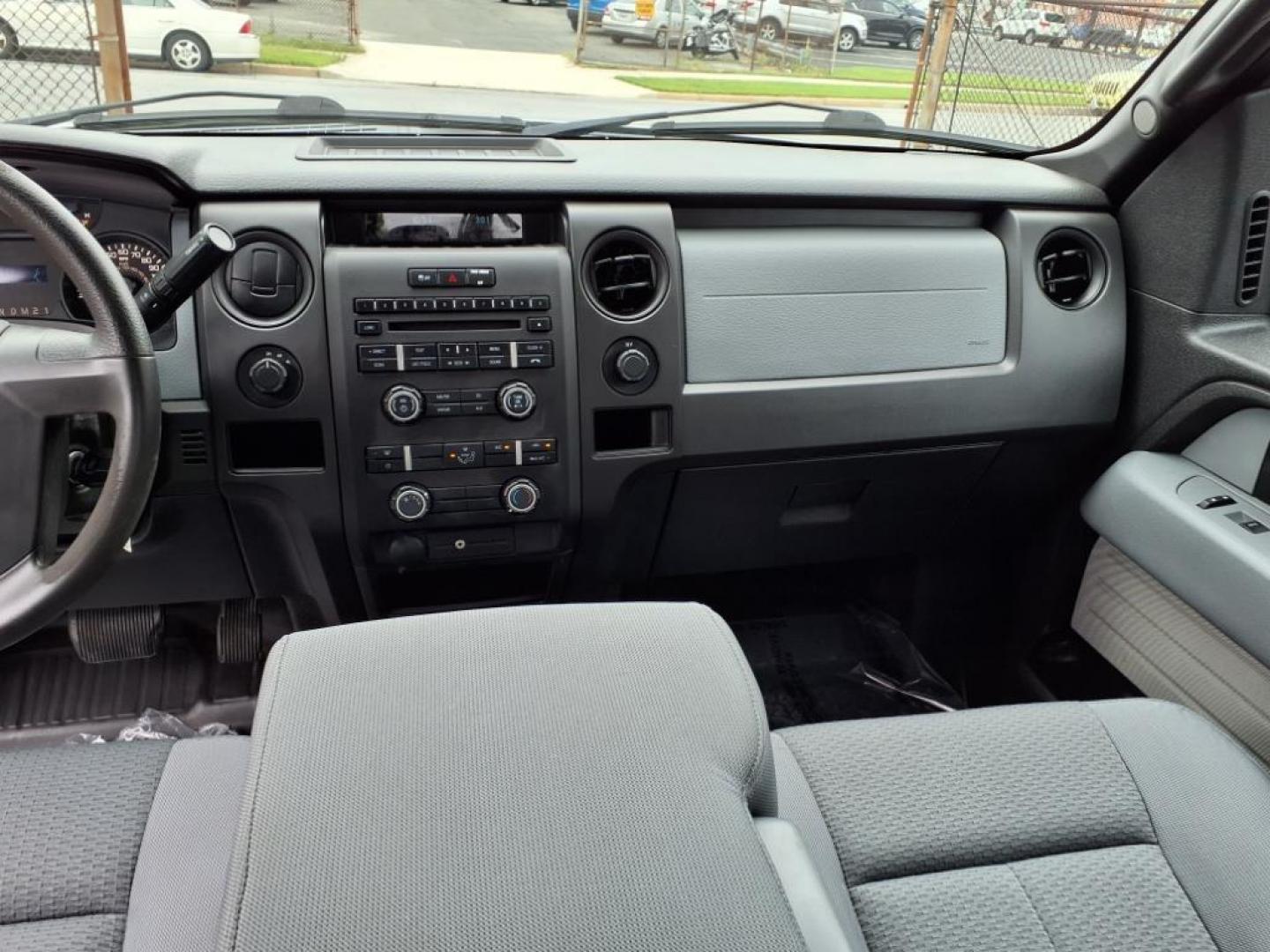 2013 Ingot Silver Metallic Ford F-150 STX (1FTEX1EM8DK) with an 3.7L 6 Cylinder Sequential-Port F.I. engine, AT 4X4 transmission, located at 50 Eastern Blvd., Essex, MD, 21221, (410) 686-3444, 39.304367, -76.484947 - Photo#17
