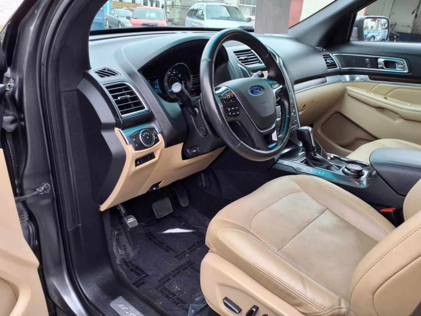 2016 Gray Ford Explorer Limited (1FM5K8F83GG) with an 3.5L 6 Cylinder Sequential-Port F.I. engine, V6 4X4 transmission, located at 50 Eastern Blvd., Essex, MD, 21221, (410) 686-3444, 39.304367, -76.484947 - Photo#11