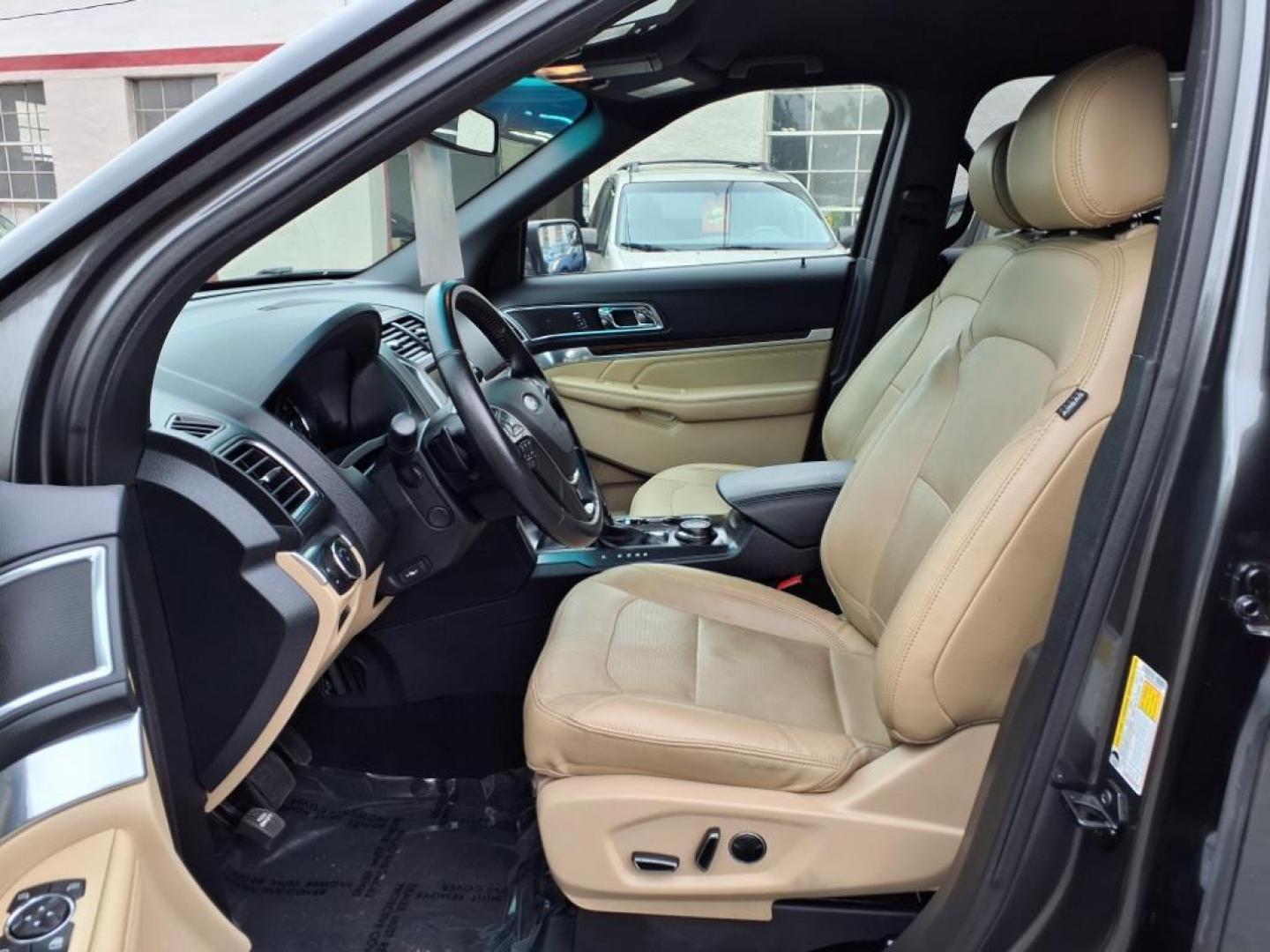 2016 Gray Ford Explorer Limited (1FM5K8F83GG) with an 3.5L 6 Cylinder Sequential-Port F.I. engine, V6 4X4 transmission, located at 50 Eastern Blvd., Essex, MD, 21221, (410) 686-3444, 39.304367, -76.484947 - Photo#12
