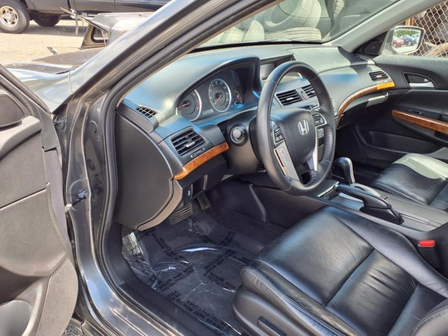 2012 Polished Metal Metallic Honda Accord EX-L (1HGCP2F89CA) with an 2.4L 2.4L I4 190hp 162ft. lbs. Sequential-Port F.I. engine, 5-Speed Automatic transmission, located at 50 Eastern Blvd., Essex, MD, 21221, (410) 686-3444, 39.304367, -76.484947 - Photo#10