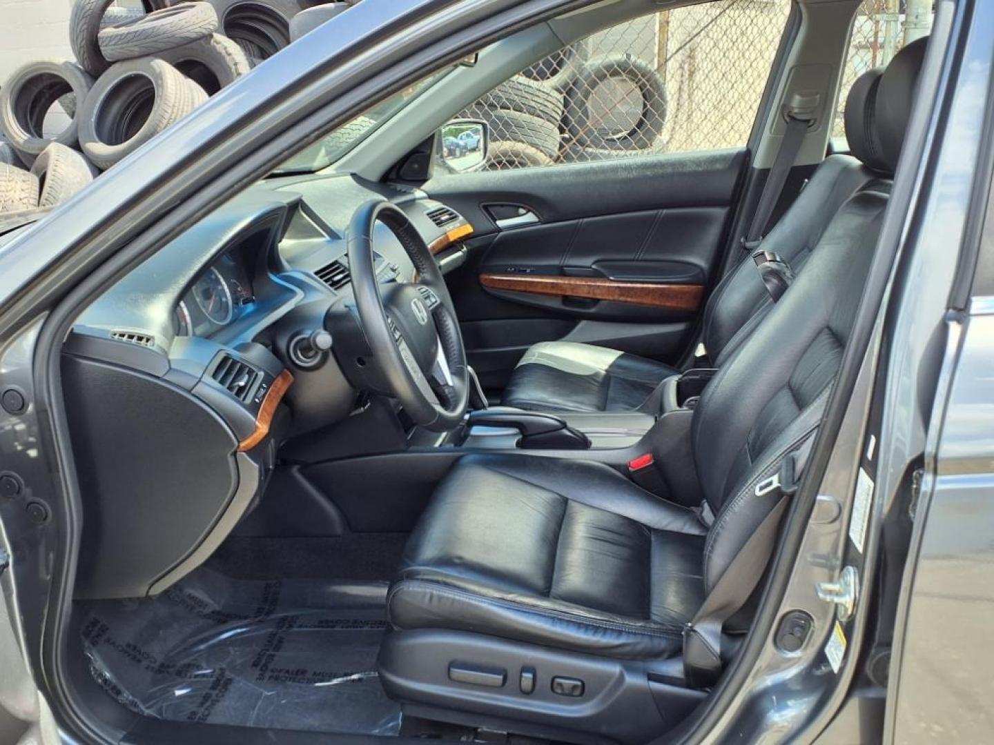2012 Polished Metal Metallic Honda Accord EX-L (1HGCP2F89CA) with an 2.4L 2.4L I4 190hp 162ft. lbs. Sequential-Port F.I. engine, 5-Speed Automatic transmission, located at 50 Eastern Blvd., Essex, MD, 21221, (410) 686-3444, 39.304367, -76.484947 - Photo#11