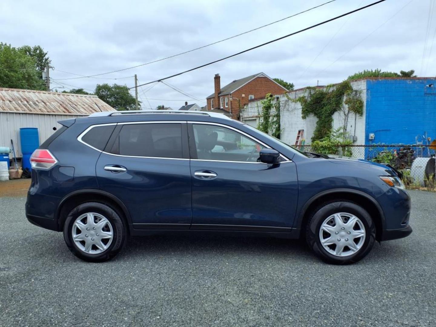 2016 Arctic Blue Metallic Nissan Rogue S (JN8AT2MT3GW) with an 2.5L 2.5L I4 170hp 175ft. lbs. Sequential-Port F.I. engine, CVT transmission, located at 50 Eastern Blvd., Essex, MD, 21221, (410) 686-3444, 39.304367, -76.484947 - Photo#6