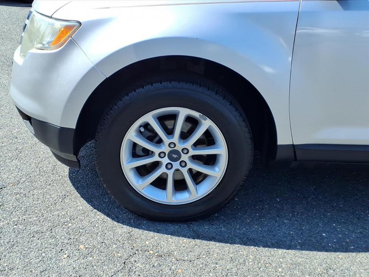 2009 Brilliant Silver Clearcoat Metallic Ford Edge SEL (2FMDK48C89B) with an 3.5L 6 Cylinder Sequential-Port F.I. engine, 4CYL transmission, located at 50 Eastern Blvd., Essex, MD, 21221, (410) 686-3444, 39.304367, -76.484947 - Photo#8