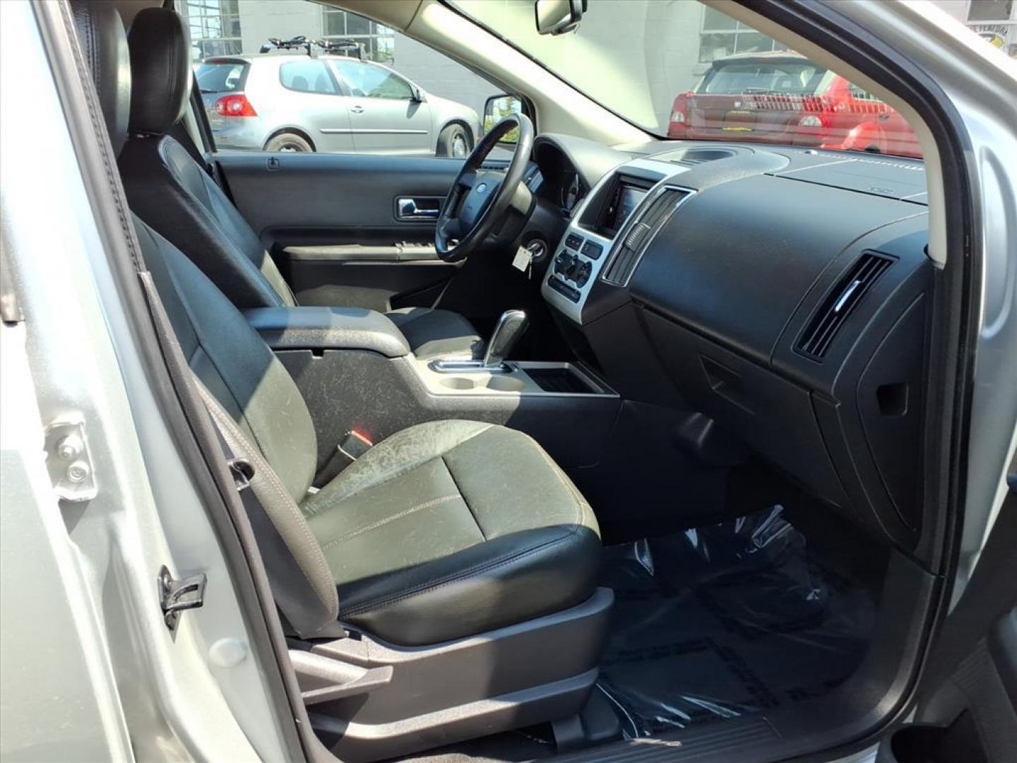 2009 Brilliant Silver Clearcoat Metallic Ford Edge SEL (2FMDK48C89B) with an 3.5L 6 Cylinder Sequential-Port F.I. engine, 4CYL transmission, located at 50 Eastern Blvd., Essex, MD, 21221, (410) 686-3444, 39.304367, -76.484947 - Photo#15