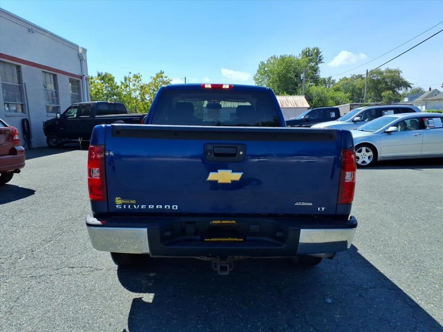 2013 Blue Chevrolet Silverado 1500 LT (1GCRKSE74DZ) with an 5.3L 8 Cylinder Sequential-Port F.I. engine, AT 4X4 transmission, located at 50 Eastern Blvd., Essex, MD, 21221, (410) 686-3444, 39.304367, -76.484947 - Photo#3