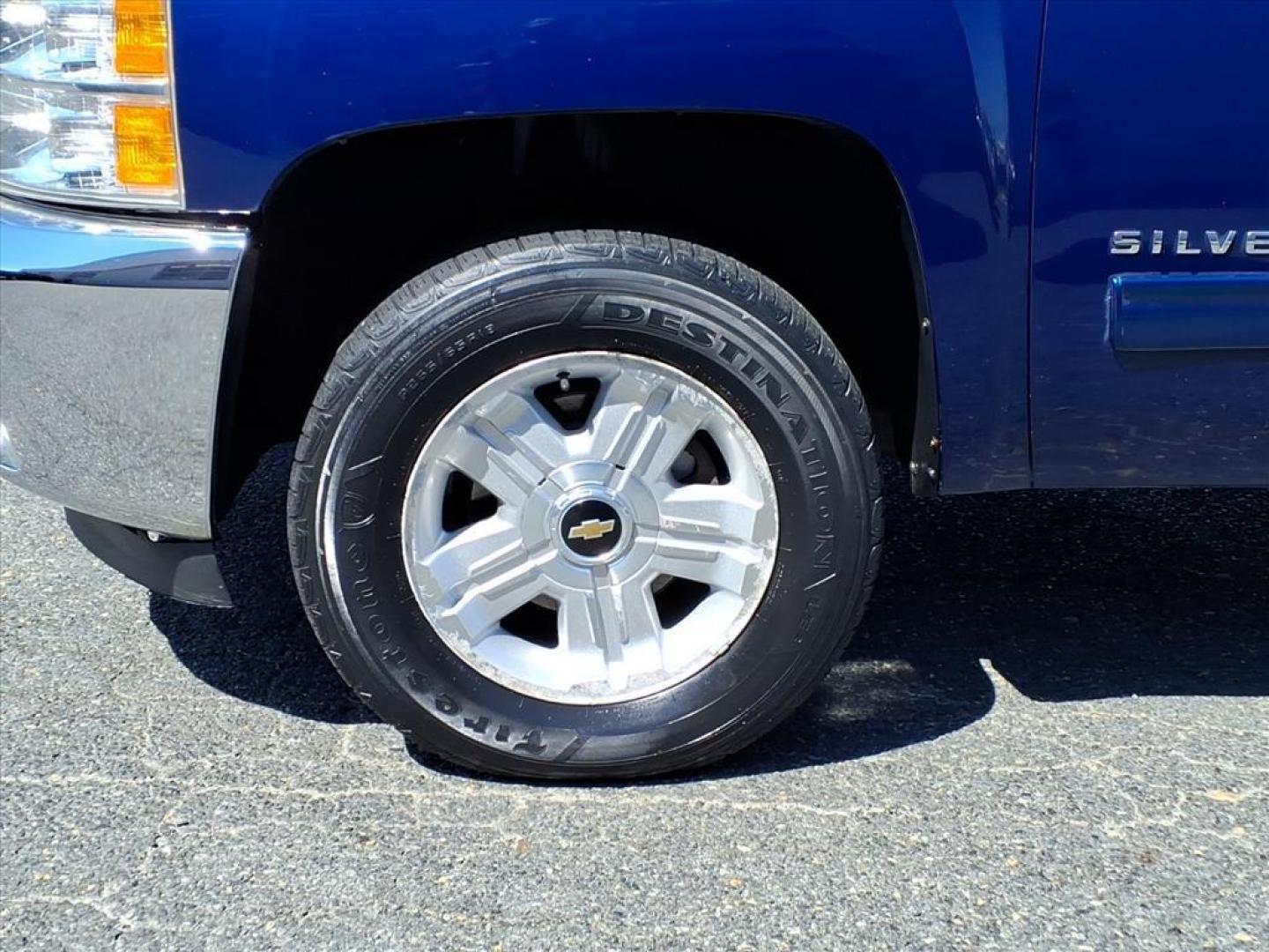 2013 Blue Chevrolet Silverado 1500 LT (1GCRKSE74DZ) with an 5.3L 8 Cylinder Sequential-Port F.I. engine, AT 4X4 transmission, located at 50 Eastern Blvd., Essex, MD, 21221, (410) 686-3444, 39.304367, -76.484947 - Photo#8