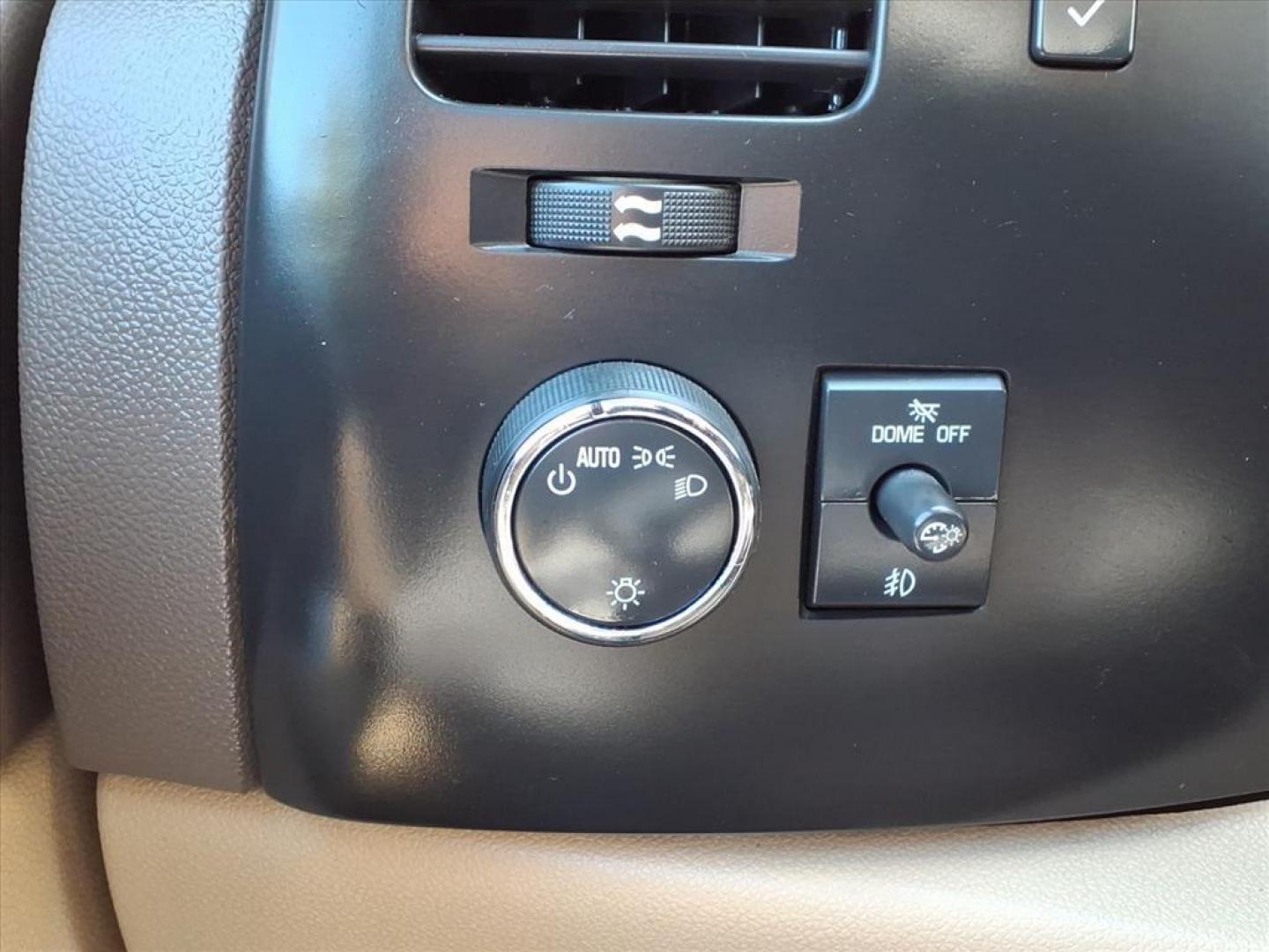 2013 Blue Chevrolet Silverado 1500 LT (1GCRKSE74DZ) with an 5.3L 8 Cylinder Sequential-Port F.I. engine, AT 4X4 transmission, located at 50 Eastern Blvd., Essex, MD, 21221, (410) 686-3444, 39.304367, -76.484947 - Photo#18