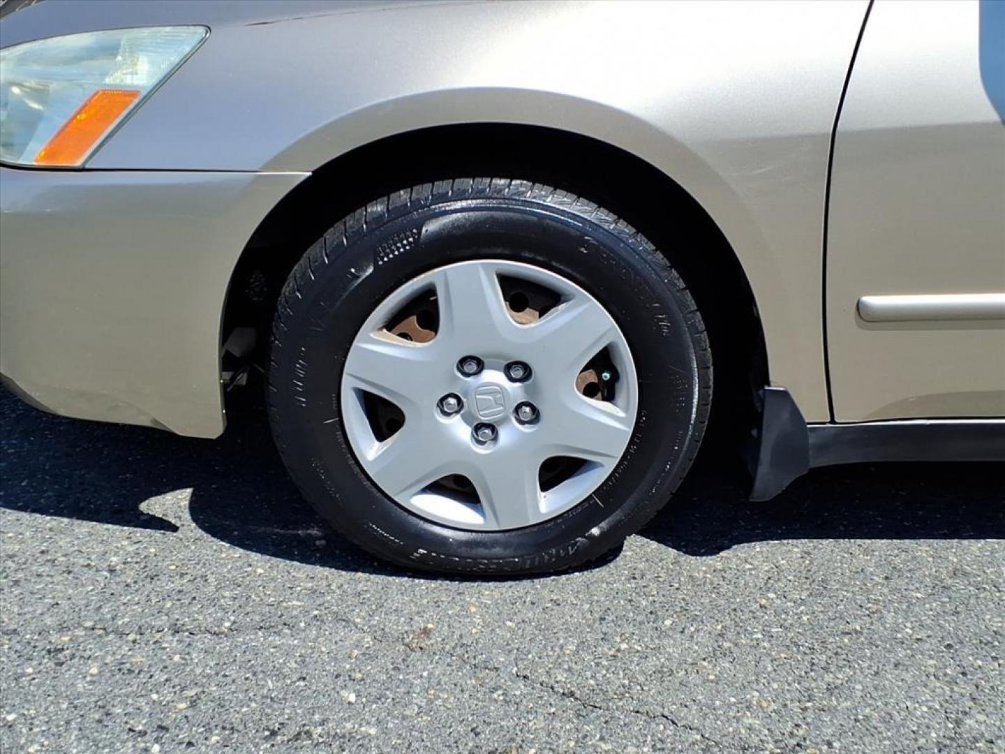 2005 Desert Mist Metallic Honda Accord LX (1HGCM56455A) with an 2.4L 4 Cylinder Fuel Injected engine, Automatic transmission, located at 50 Eastern Blvd., Essex, MD, 21221, (410) 686-3444, 39.304367, -76.484947 - Photo#8