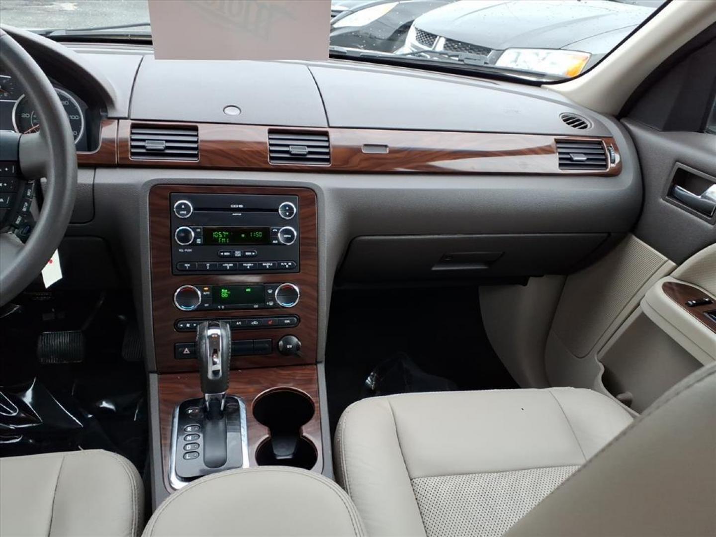 2009 Smokestone Clearcoat Metallic Ford Taurus SEL (1FAHP24W29G) with an 3.5L 6 Cylinder Sequential-Port F.I. engine, V6 transmission, located at 50 Eastern Blvd., Essex, MD, 21221, (410) 686-3444, 39.304367, -76.484947 - Photo#14