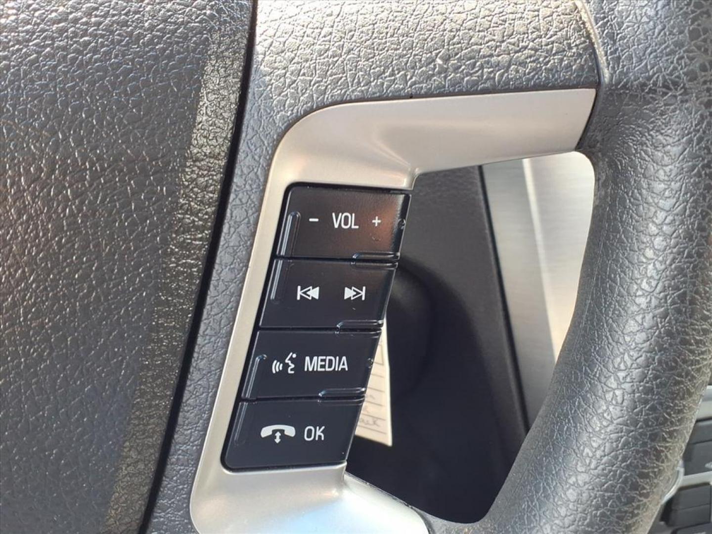2011 Black Ford Fusion SE (3FAHP0HA4BR) with an 2.5L 4 Cylinder Sequential-Port F.I. engine, Automatic transmission, located at 50 Eastern Blvd., Essex, MD, 21221, (410) 686-3444, 39.304367, -76.484947 - Photo#17