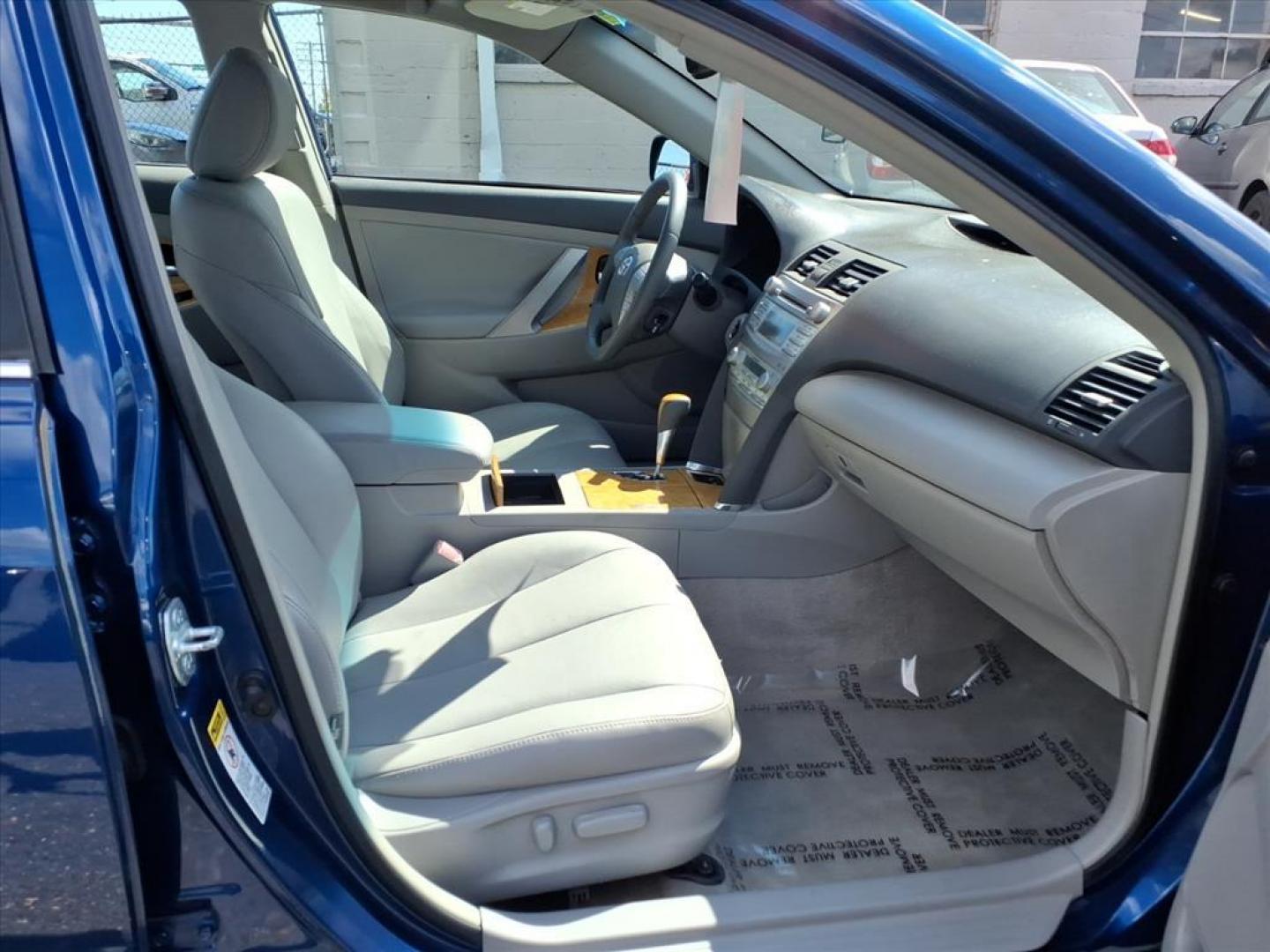 2007 Blue Ribbon Metallic Toyota Camry XLE V6 (4T1BK46K77U) with an 3.5L 3.5L V6 268hp 248ft. lbs. Fuel Injected engine, 6-Speed Shiftable Automatic transmission, located at 50 Eastern Blvd., Essex, MD, 21221, (410) 686-3444, 39.304367, -76.484947 - Photo#17