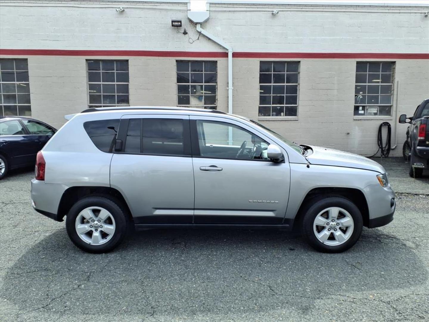 2017 Billet Silver Metallic Clear Coat Jeep Compass Latitude (1C4NJCEA8HD) with an 2.0L 4 Cylinder Sequential-Port F.I. engine, Automatic transmission, located at 50 Eastern Blvd., Essex, MD, 21221, (410) 686-3444, 39.304367, -76.484947 - Photo#6