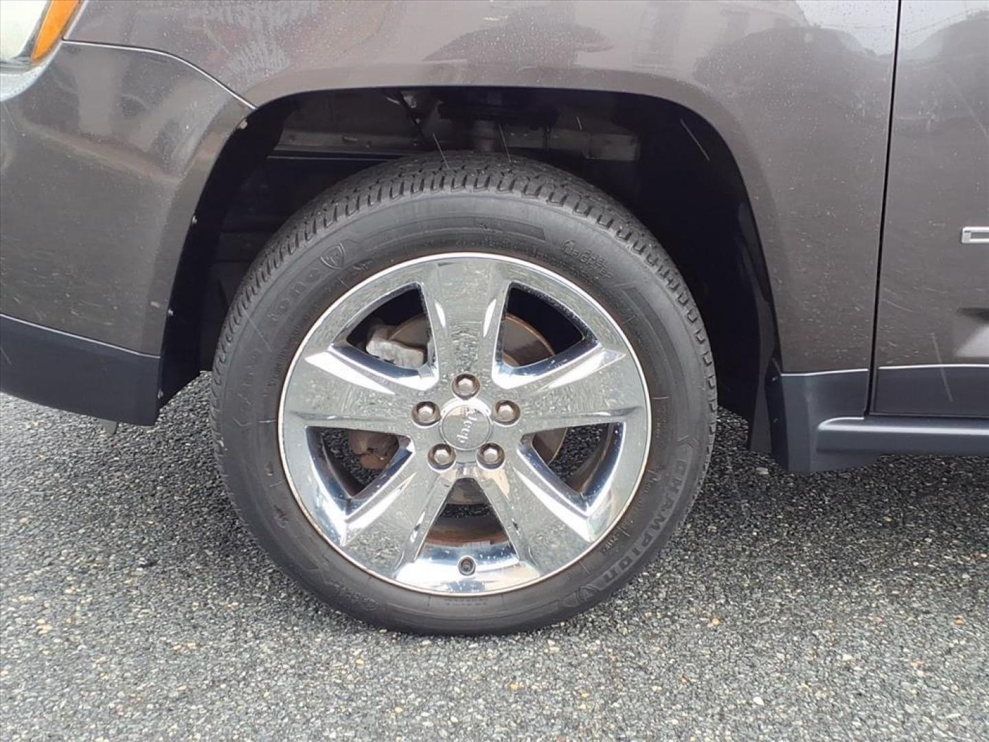 2015 Granite Crystal Metallic Clear Coat Jeep Compass Latitude (1C4NJDEBXFD) with an 2.4L 4 Cylinder Sequential-Port F.I. engine, Automatic transmission, located at 50 Eastern Blvd., Essex, MD, 21221, (410) 686-3444, 39.304367, -76.484947 - Photo#9