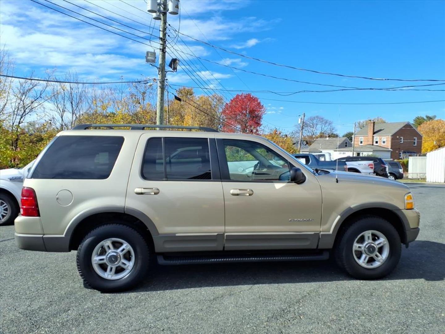 2002 Harvest Gold Clearcoat Metallic Ford Explorer XLT (1FMZU63EX2U) with an 4.0L 4.0L V6 210hp 254ft. lbs. Fuel Injected engine, 5-Speed Automatic transmission, located at 50 Eastern Blvd., Essex, MD, 21221, (410) 686-3444, 39.304367, -76.484947 - Photo#6