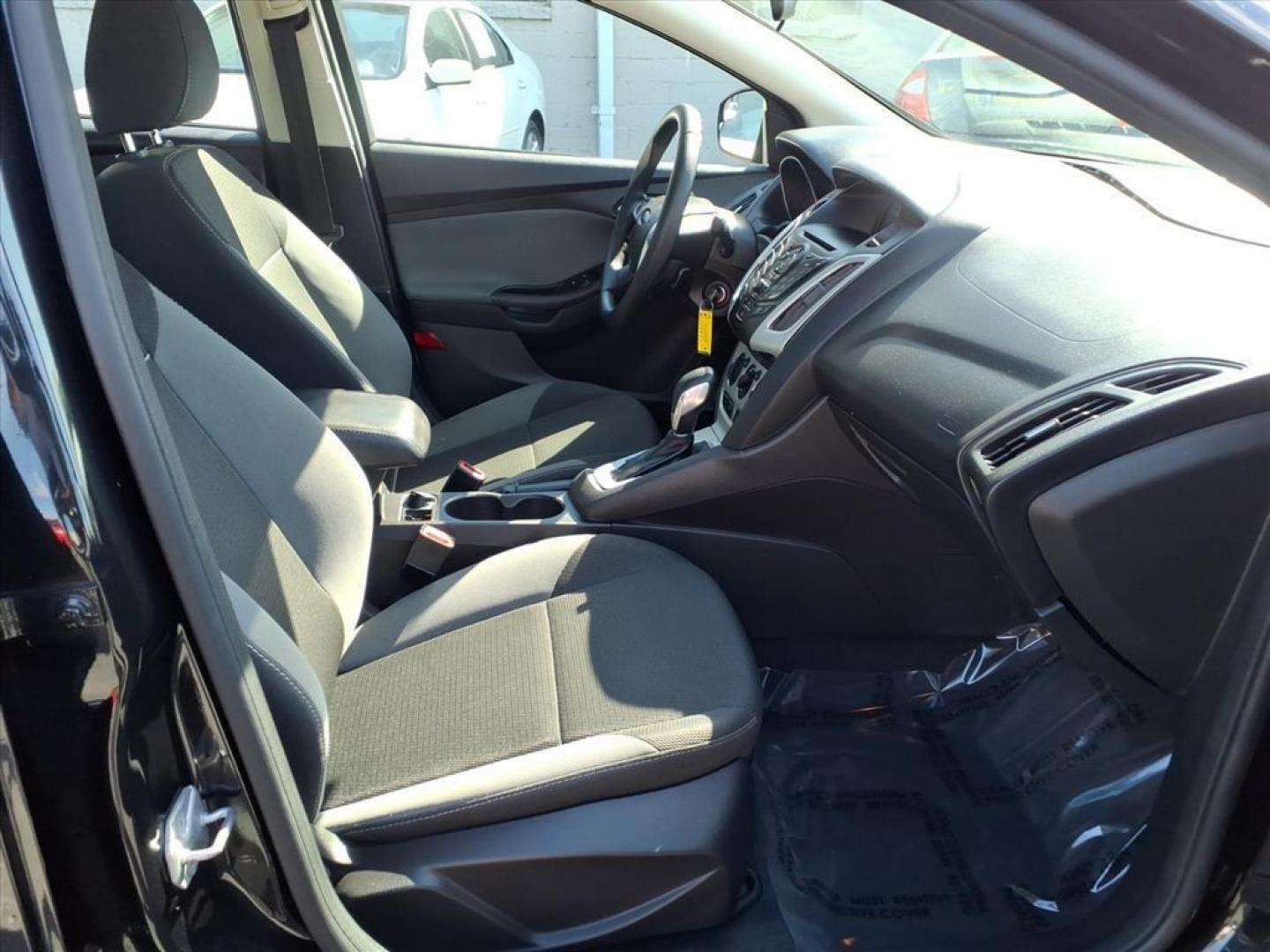 2013 Tuxedo Black Metallic Ford Focus SE (1FADP3F20DL) with an 2.0L 4 Cylinder Fuel Injected engine, 4CYL AT transmission, located at 50 Eastern Blvd., Essex, MD, 21221, (410) 686-3444, 39.304367, -76.484947 - Photo#15