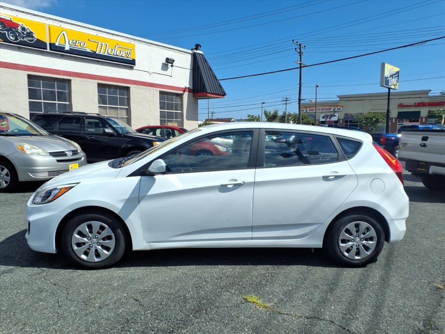 2017 Chalk White Hyundai ACCENT SE (KMHCT5AE6HU) with an 1.6L 4 Cylinder Fuel Injected engine, 4CYL transmission, located at 50 Eastern Blvd., Essex, MD, 21221, (410) 686-3444, 39.304367, -76.484947 - Photo#1