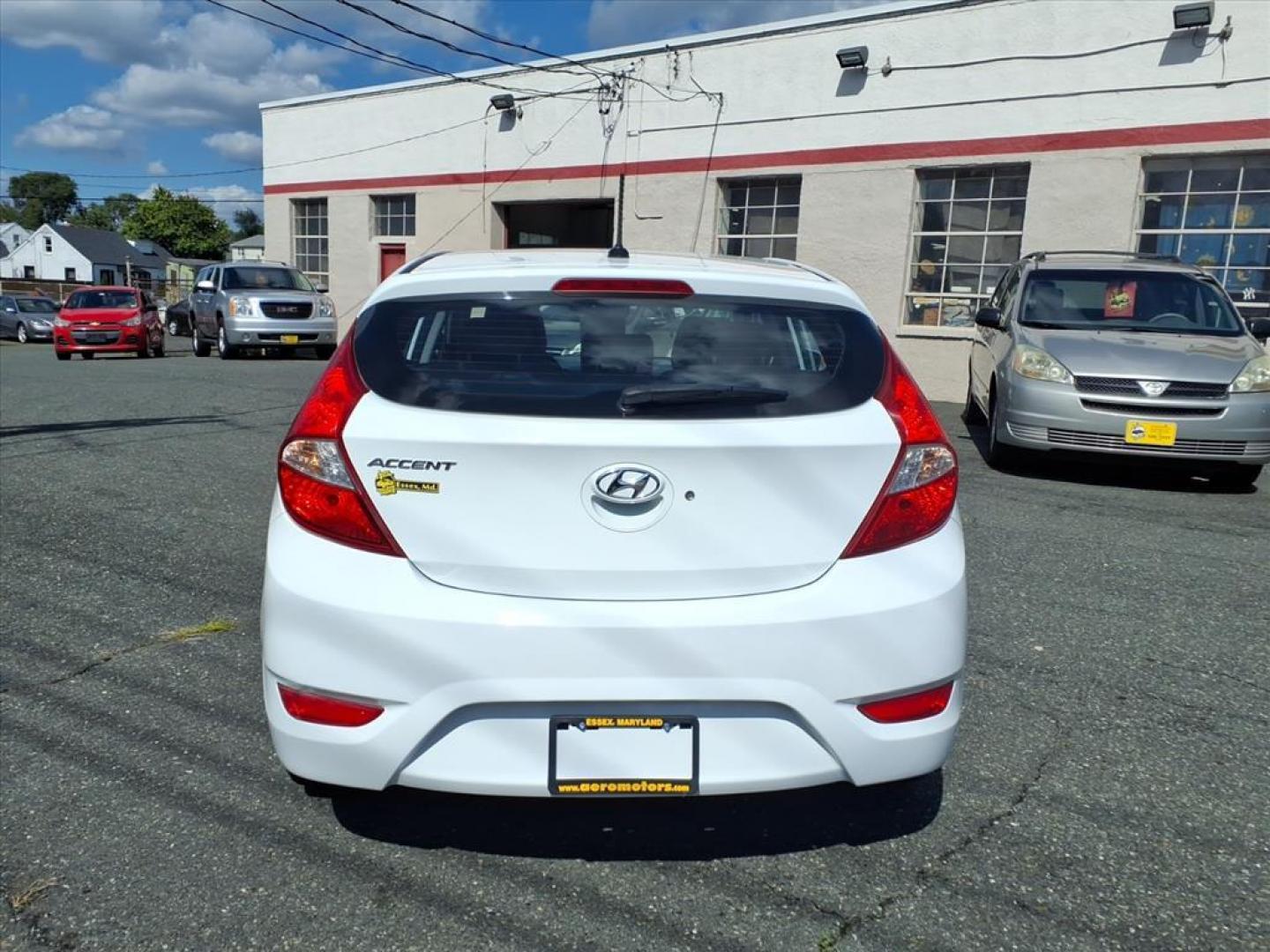 2017 Chalk White Hyundai ACCENT SE (KMHCT5AE6HU) with an 1.6L 4 Cylinder Fuel Injected engine, 4CYL transmission, located at 50 Eastern Blvd., Essex, MD, 21221, (410) 686-3444, 39.304367, -76.484947 - Photo#3