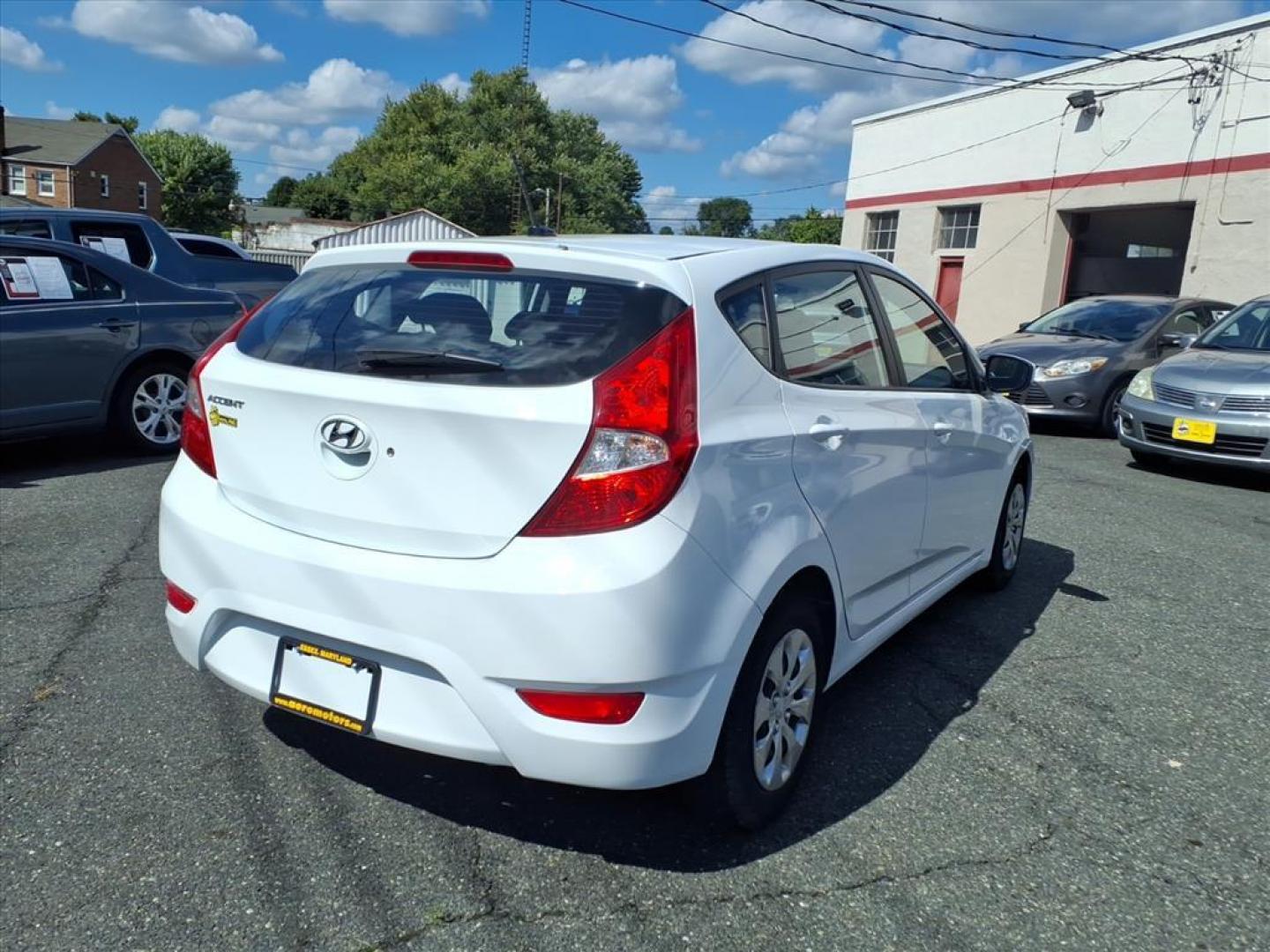 2017 Chalk White Hyundai ACCENT SE (KMHCT5AE6HU) with an 1.6L 4 Cylinder Fuel Injected engine, 4CYL transmission, located at 50 Eastern Blvd., Essex, MD, 21221, (410) 686-3444, 39.304367, -76.484947 - Photo#5