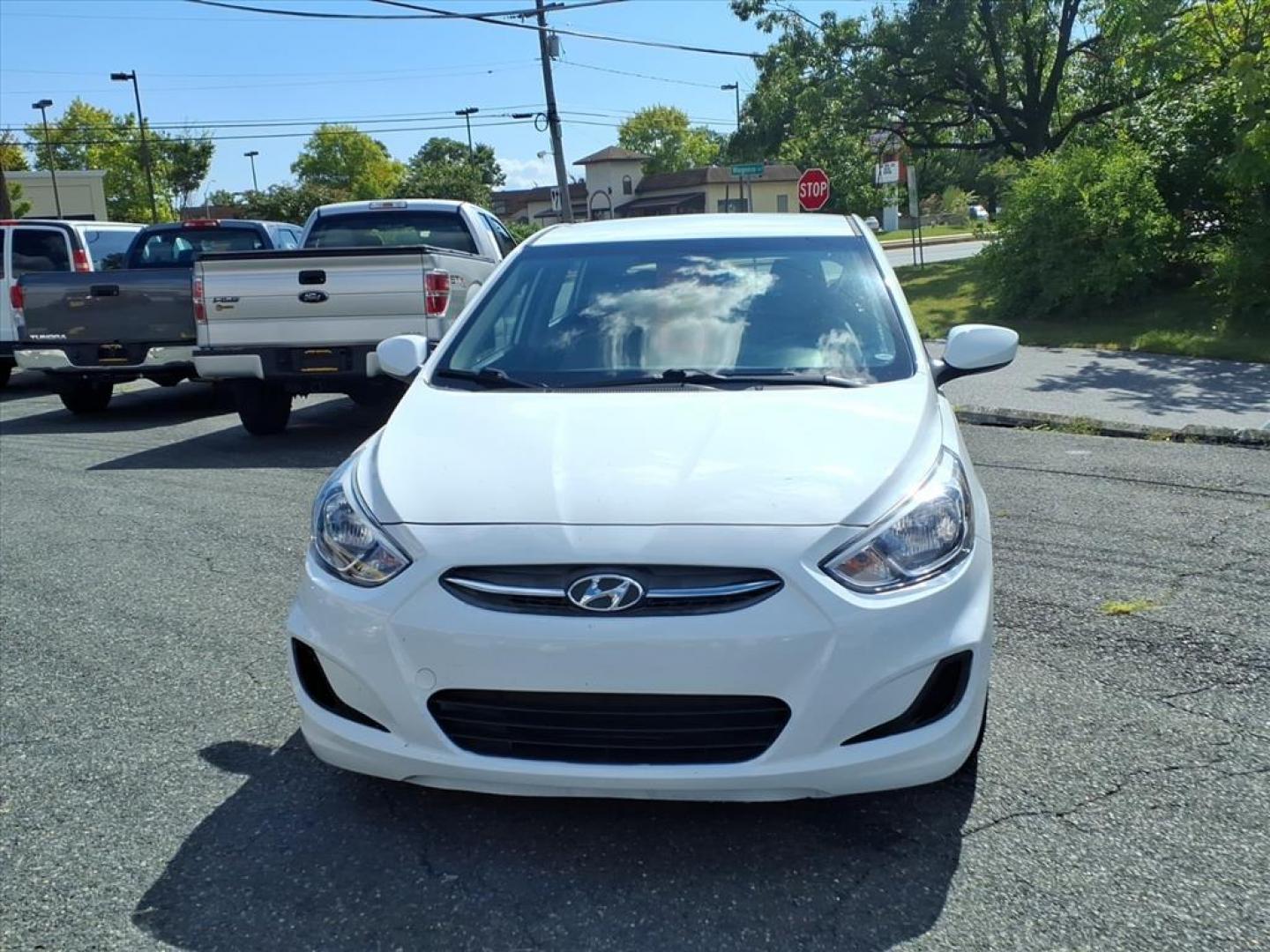 2017 Chalk White Hyundai ACCENT SE (KMHCT5AE6HU) with an 1.6L 4 Cylinder Fuel Injected engine, 4CYL transmission, located at 50 Eastern Blvd., Essex, MD, 21221, (410) 686-3444, 39.304367, -76.484947 - Photo#8