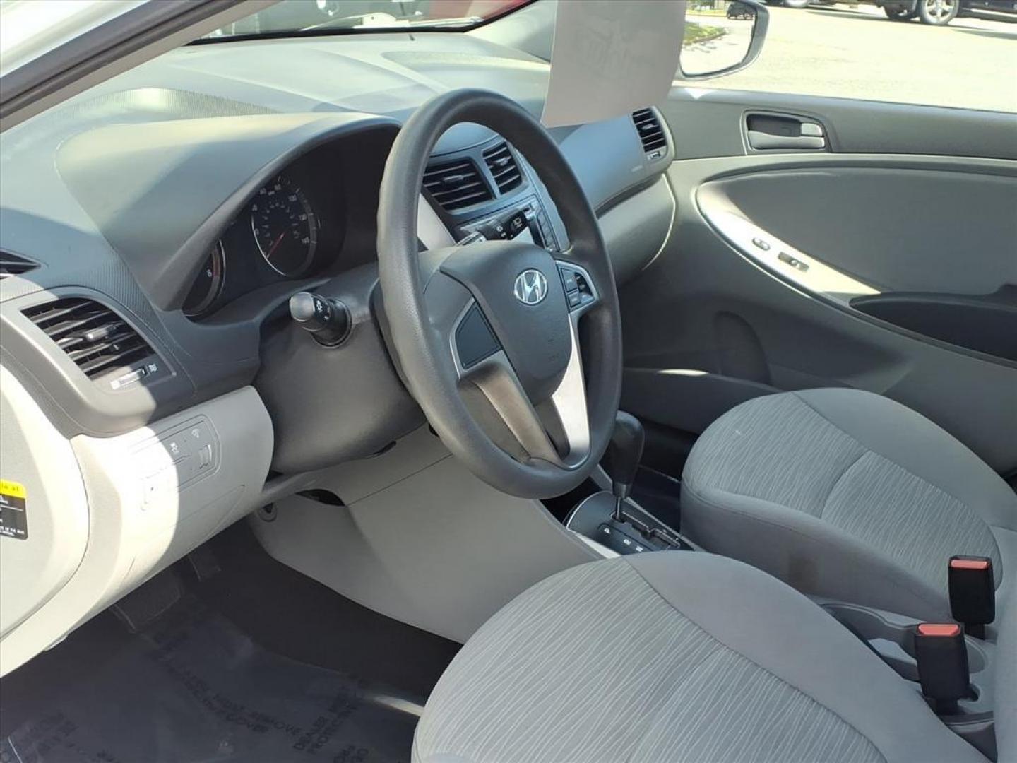 2017 Chalk White Hyundai ACCENT SE (KMHCT5AE6HU) with an 1.6L 4 Cylinder Fuel Injected engine, 4CYL transmission, located at 50 Eastern Blvd., Essex, MD, 21221, (410) 686-3444, 39.304367, -76.484947 - Photo#11