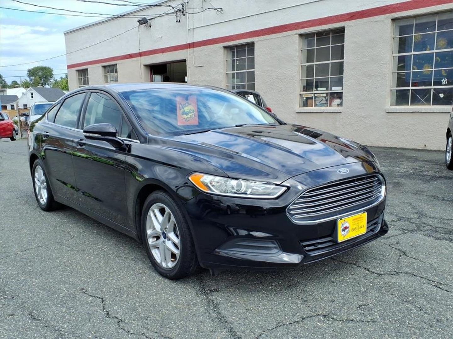 2016 Black Ford Fusion SE (3FA6P0H70GR) with an 2.5L 4 Cylinder Sequential-Port F.I. engine, 4CYL transmission, located at 50 Eastern Blvd., Essex, MD, 21221, (410) 686-3444, 39.304367, -76.484947 - Photo#6