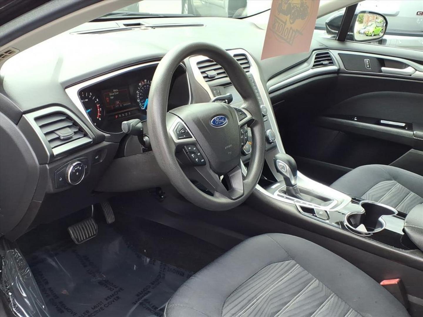 2016 Black Ford Fusion SE (3FA6P0H70GR) with an 2.5L 4 Cylinder Sequential-Port F.I. engine, 4CYL transmission, located at 50 Eastern Blvd., Essex, MD, 21221, (410) 686-3444, 39.304367, -76.484947 - Photo#10